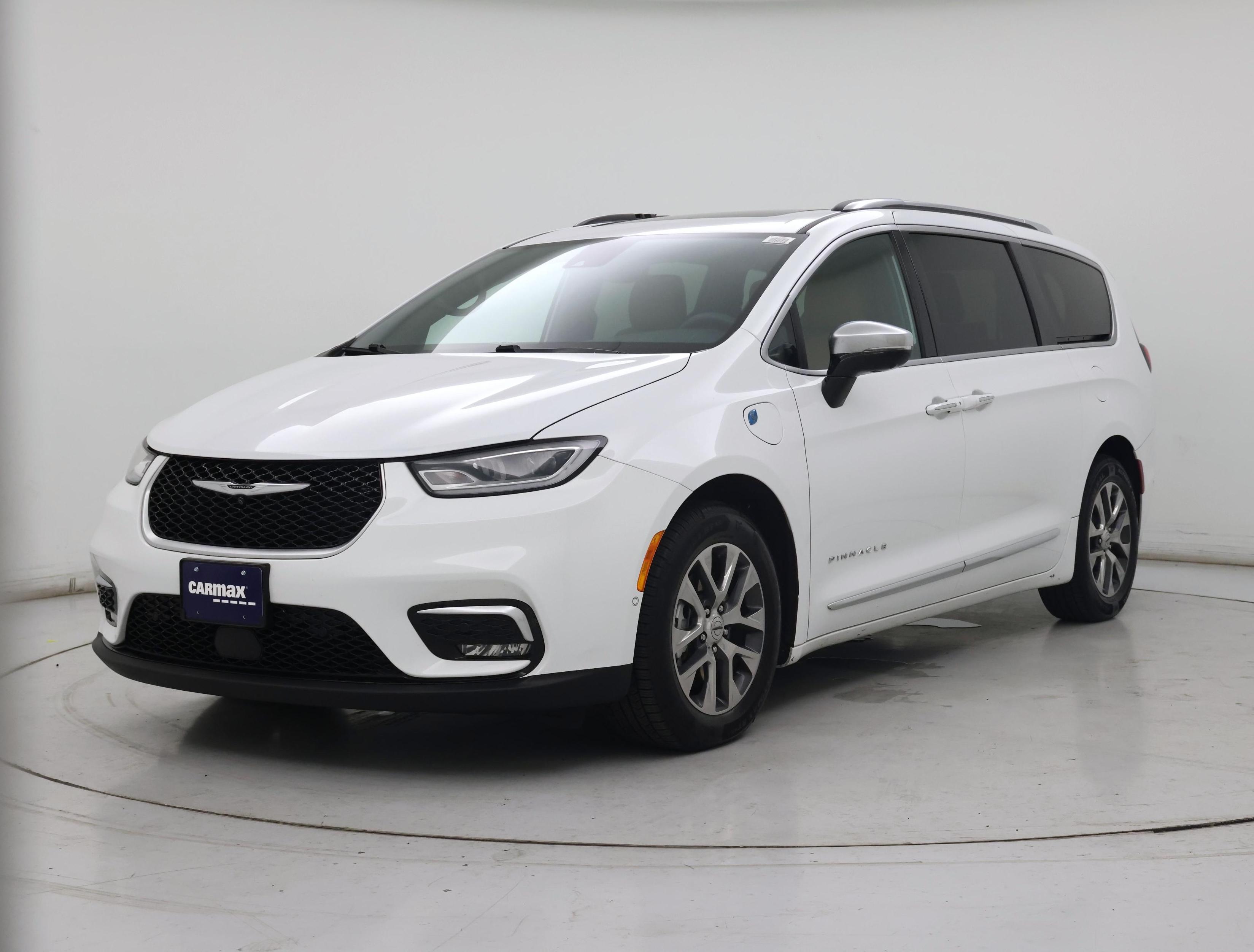 Thumbnail: 2023 Chrysler Pacifica - 4
