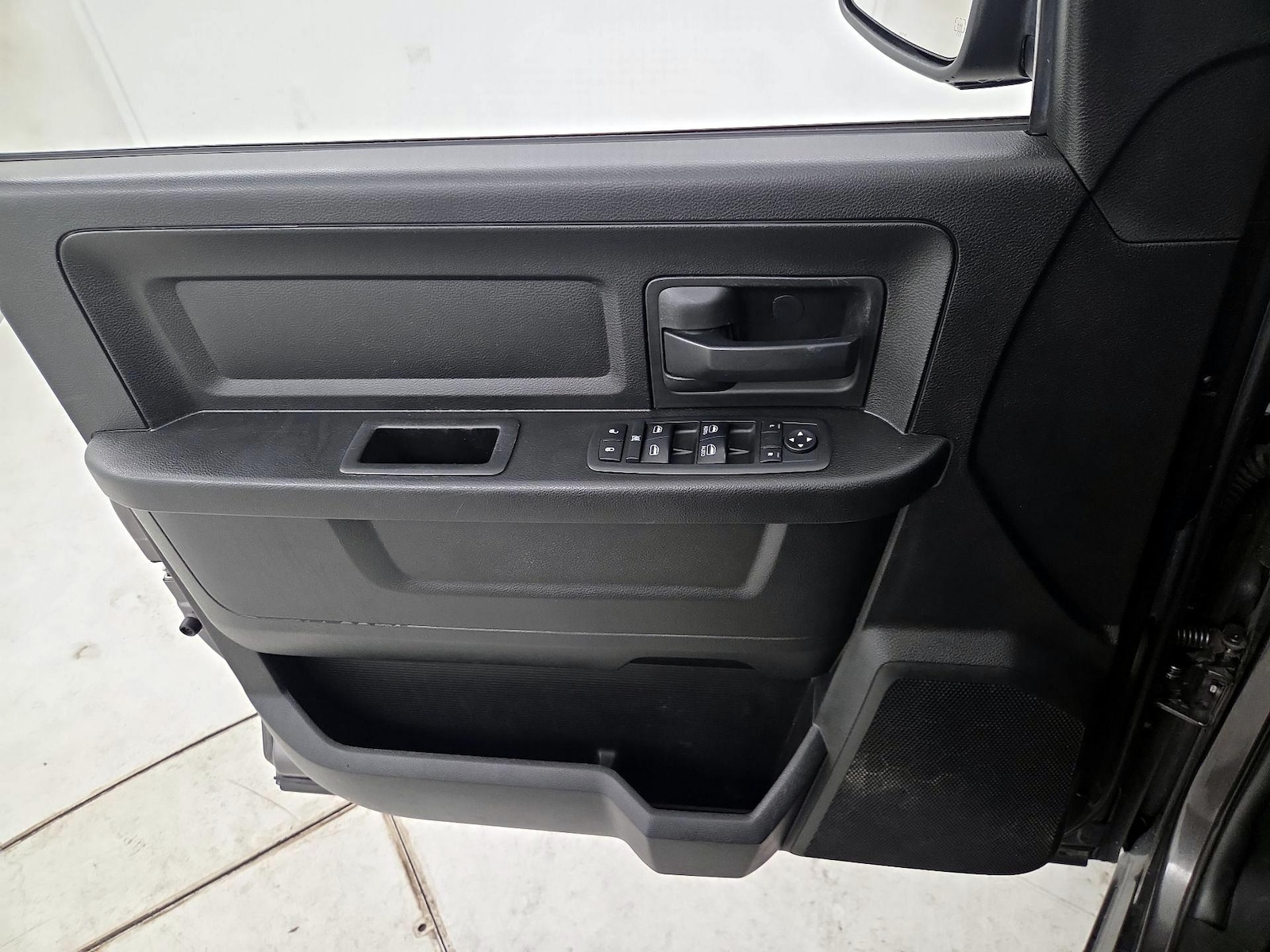 2019 RAM Ram 1500 Classic Express - Photo 13