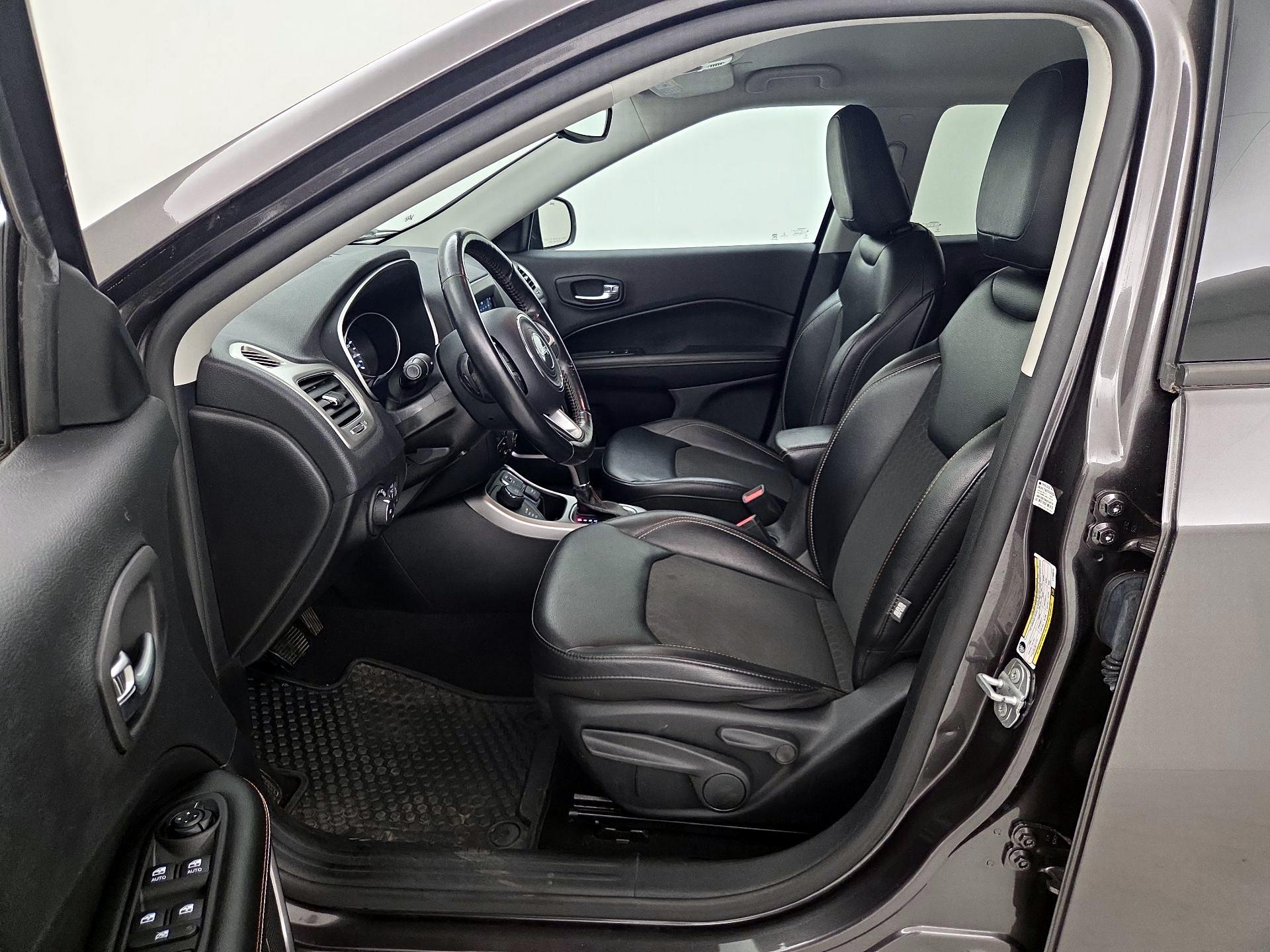 Thumbnail: 2020 Jeep Compass - 11