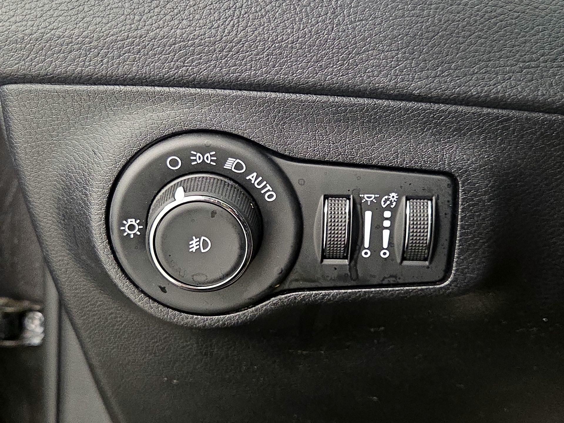Thumbnail: 2020 Jeep Compass - 13