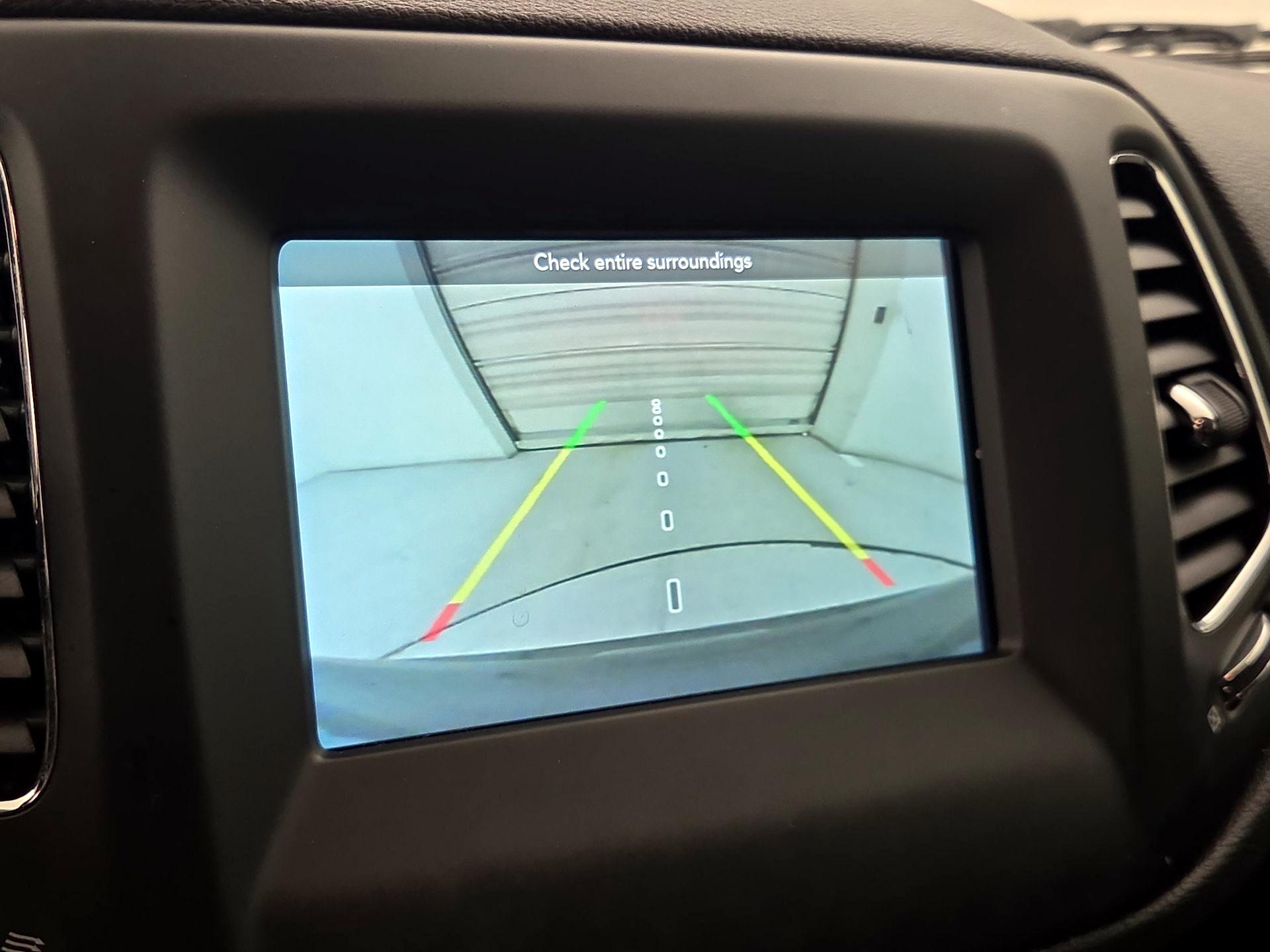 Thumbnail: 2020 Jeep Compass - 14
