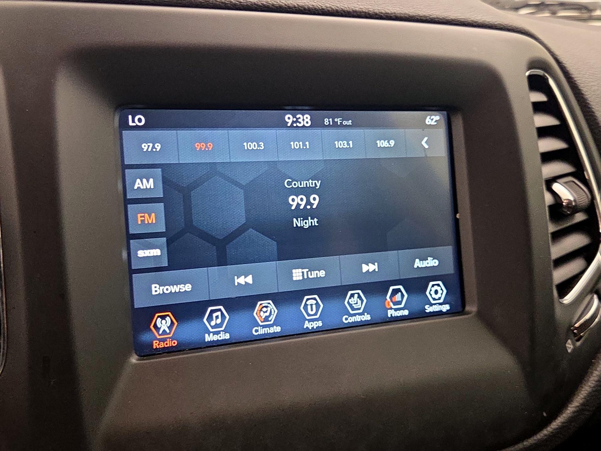 Thumbnail: 2020 Jeep Compass - 15