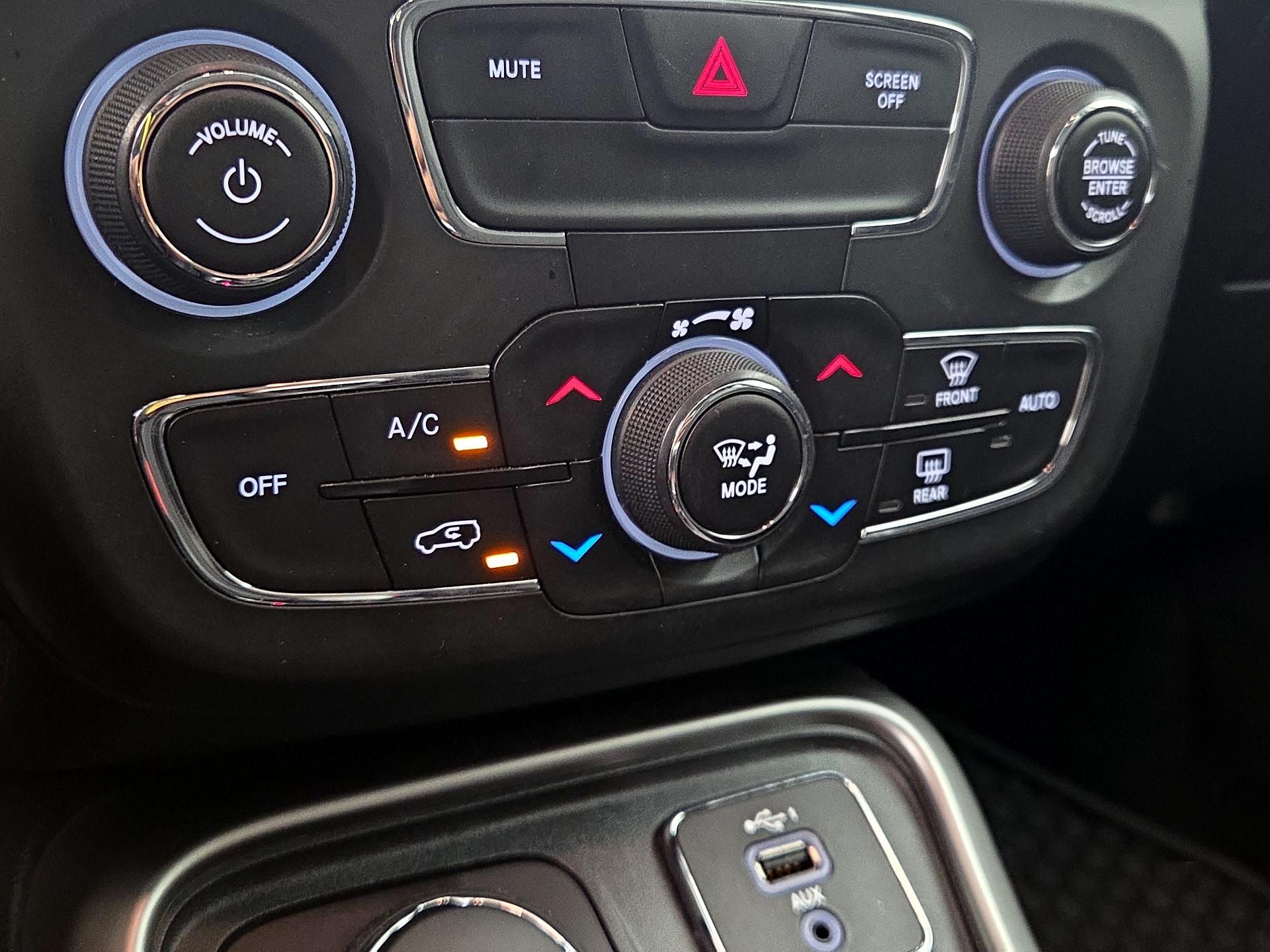 Thumbnail: 2020 Jeep Compass - 16