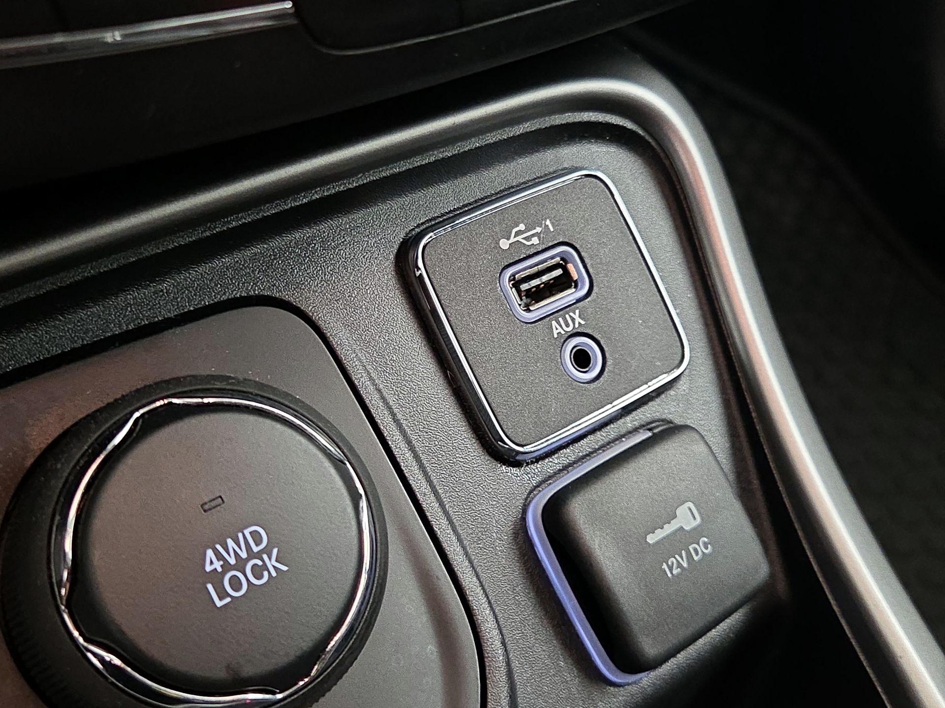 Thumbnail: 2020 Jeep Compass - 18