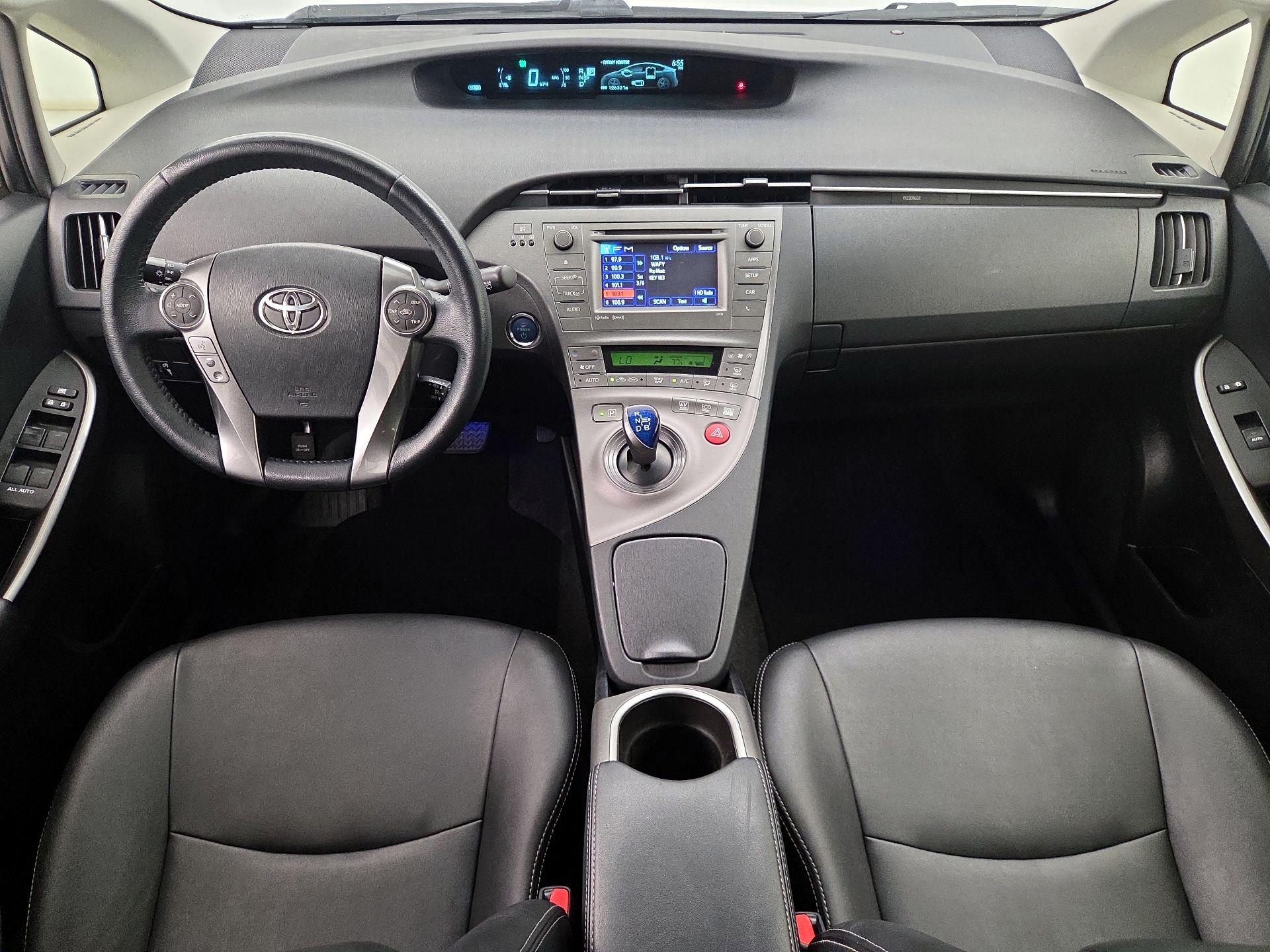 Thumbnail: 2015 Toyota Prius - 9