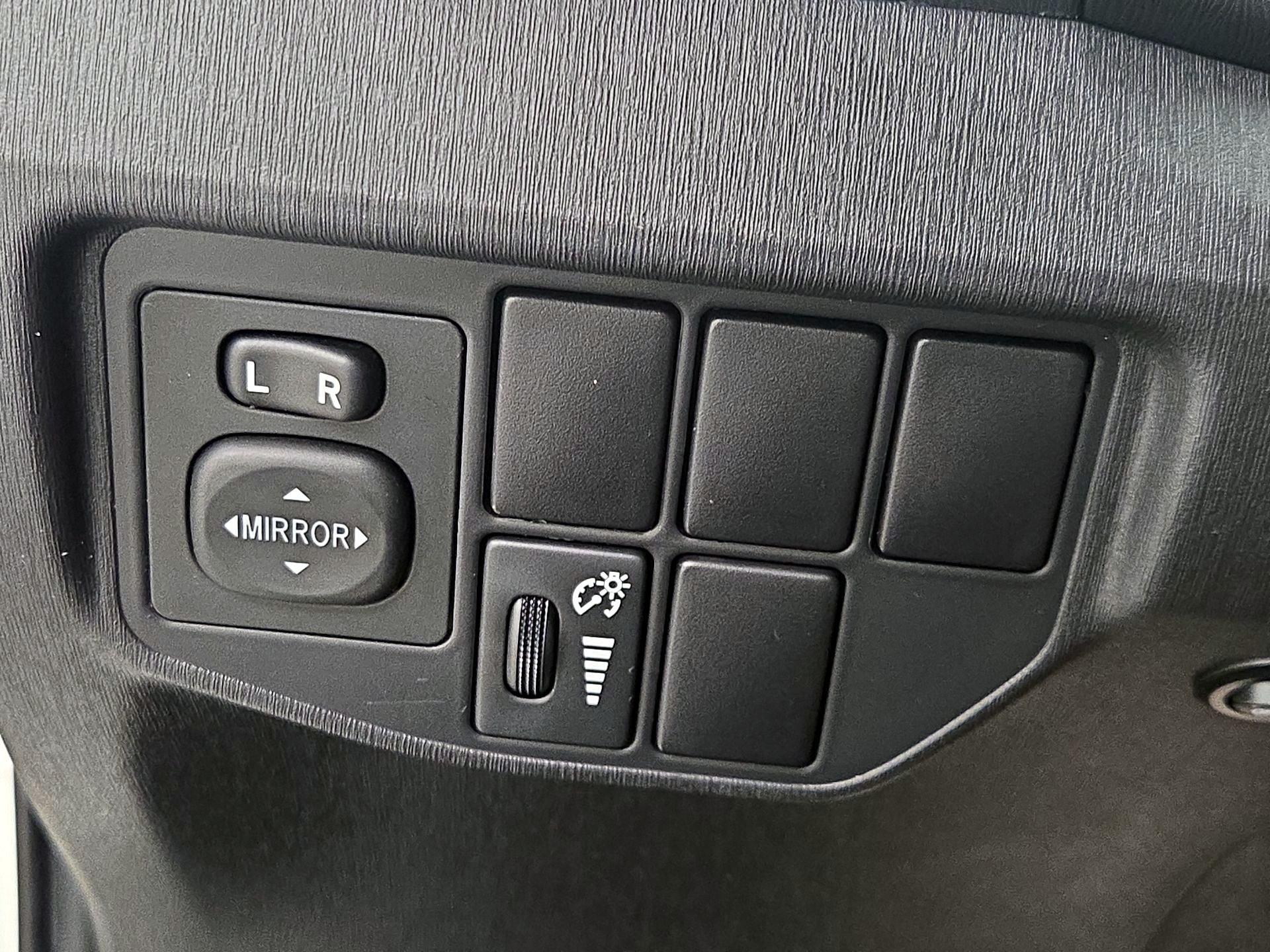 Thumbnail: 2015 Toyota Prius - 13