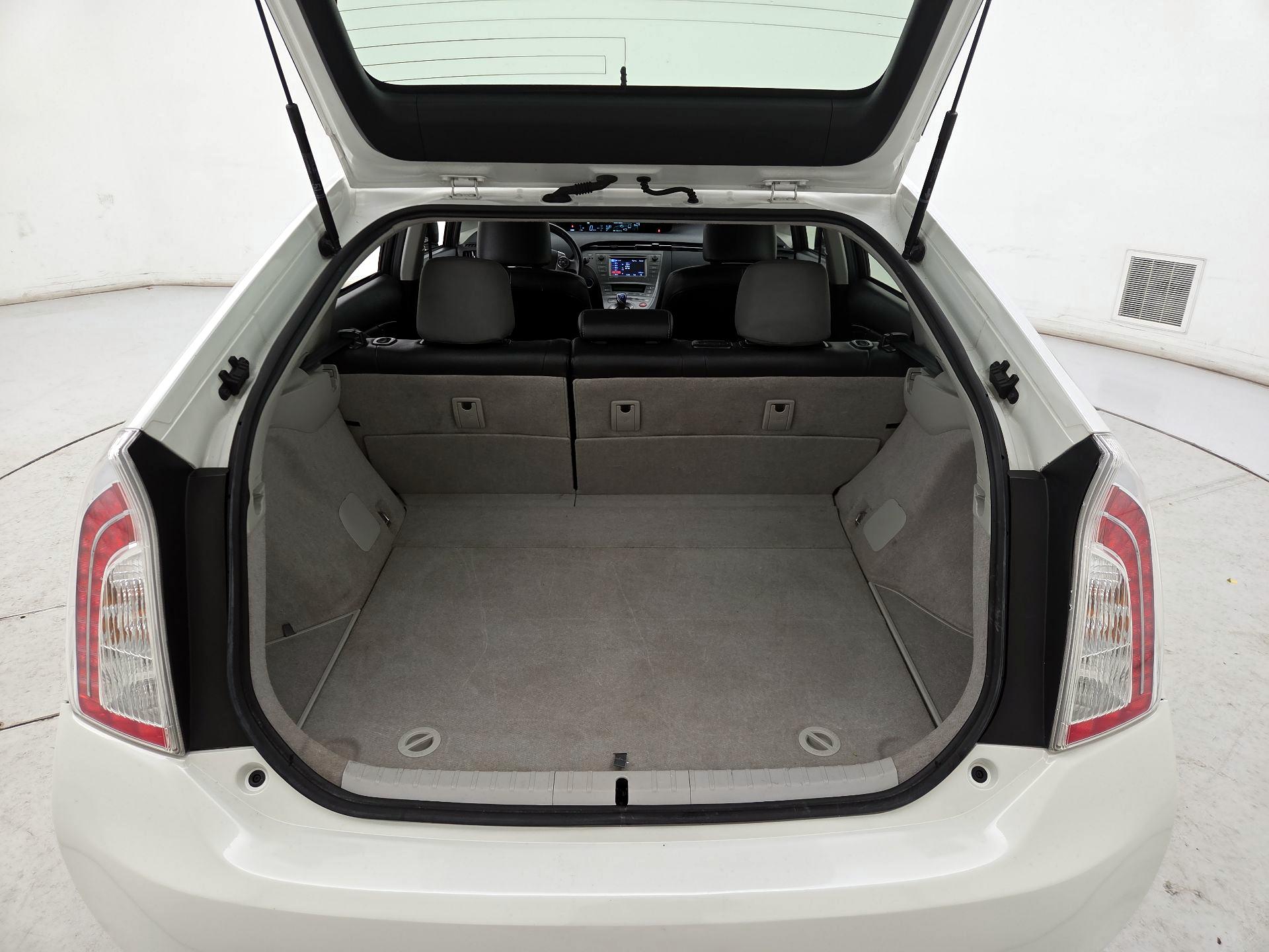 Thumbnail: 2015 Toyota Prius - 20
