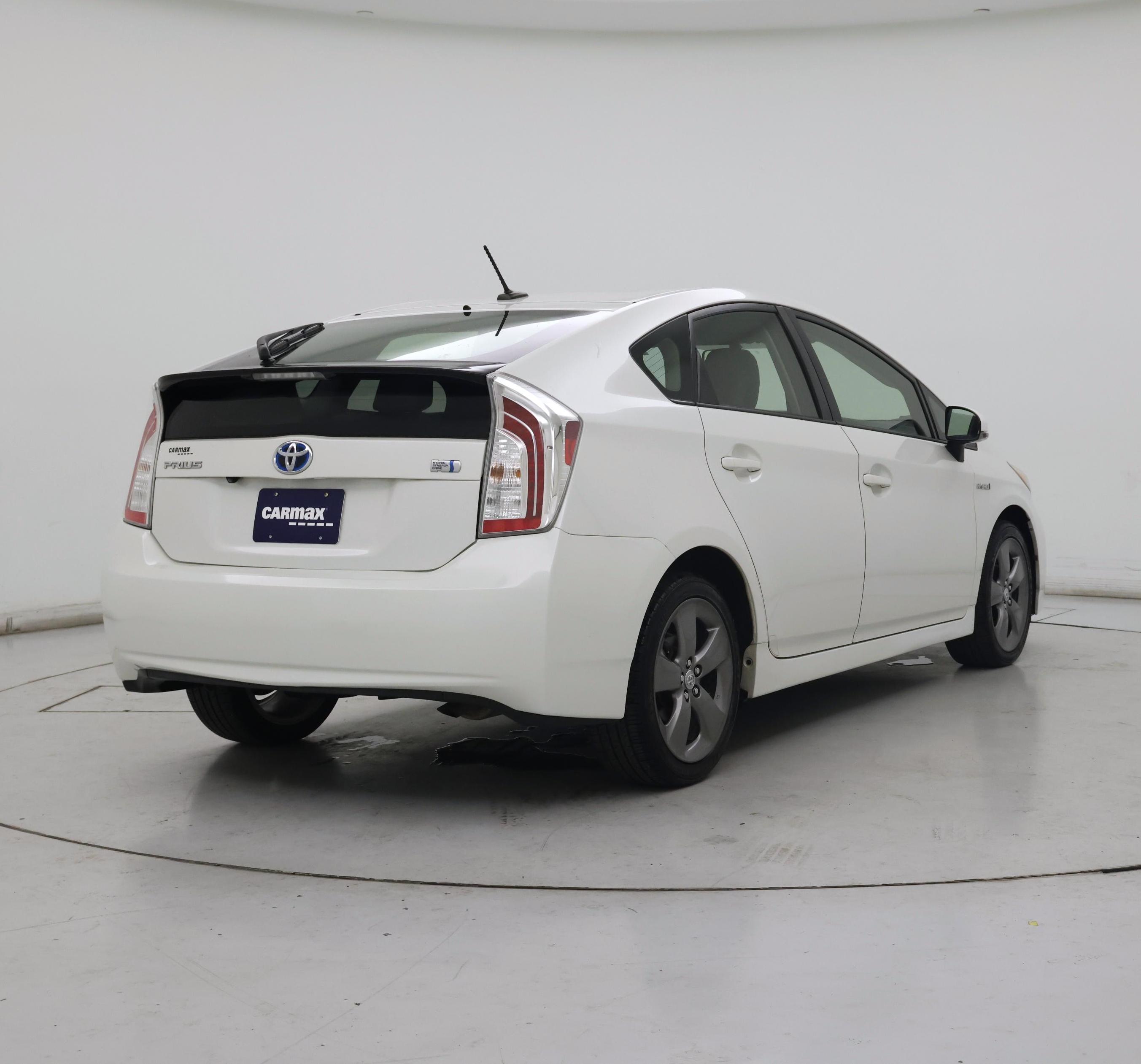 Thumbnail: 2015 Toyota Prius - 8