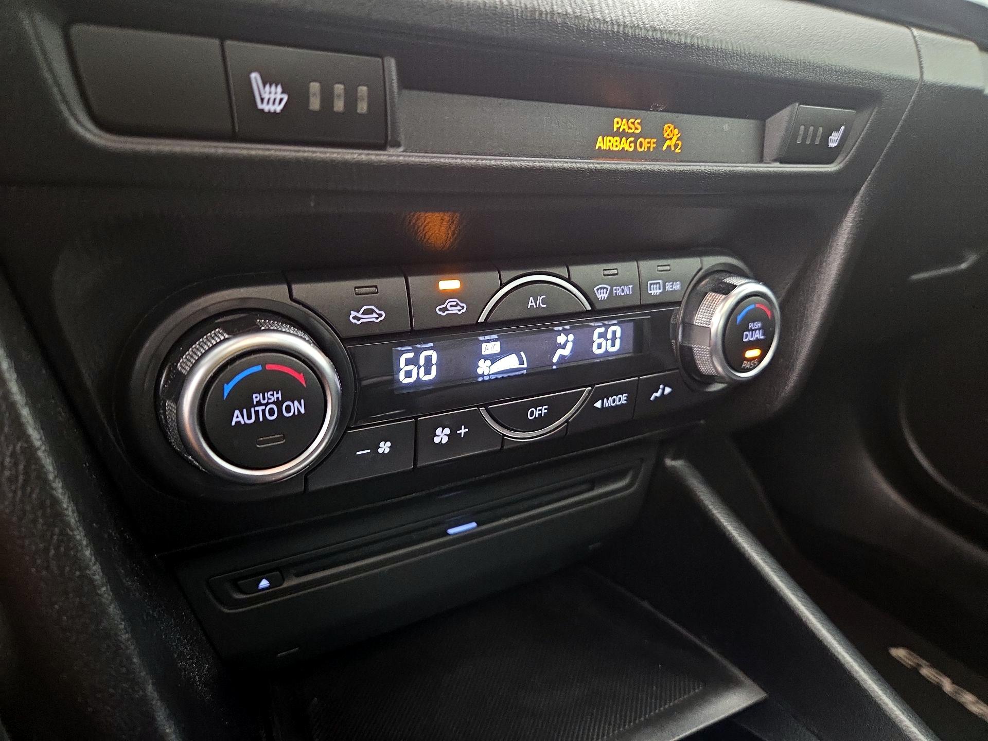 Thumbnail: 2016 Mazda Mazda3 - 17