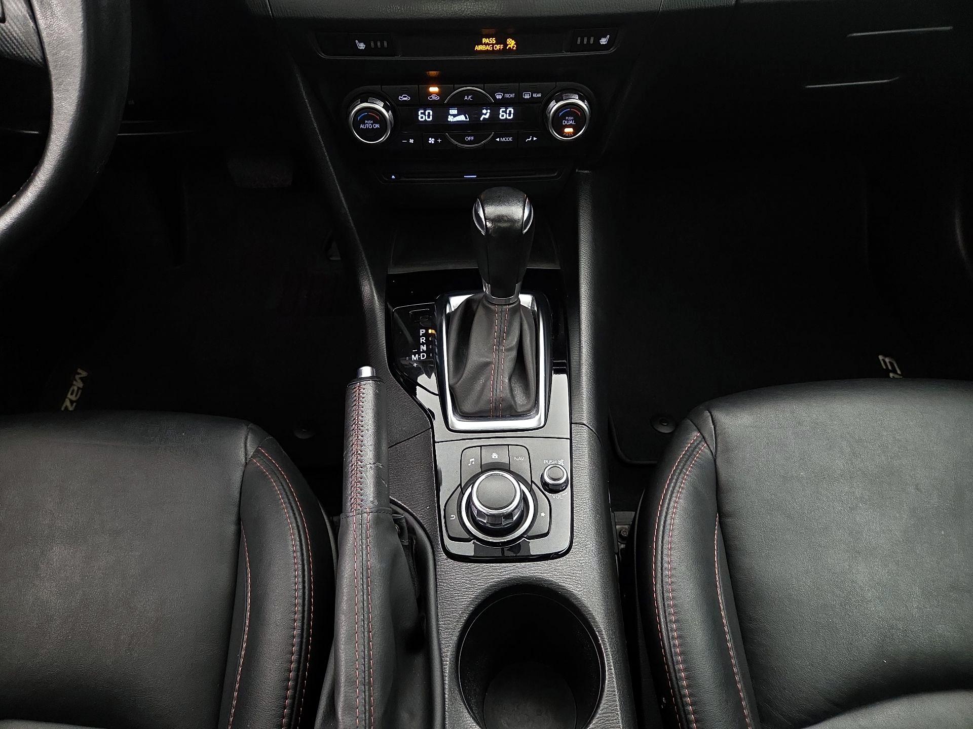 Thumbnail: 2016 Mazda Mazda3 - 18