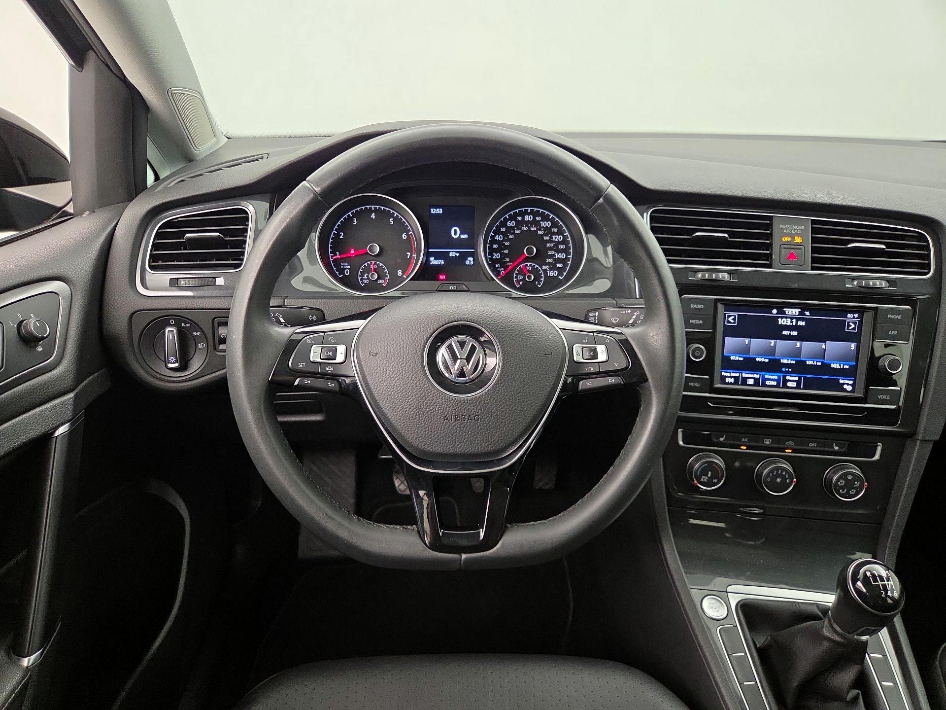 Thumbnail: 2021 Volkswagen Golf - 10
