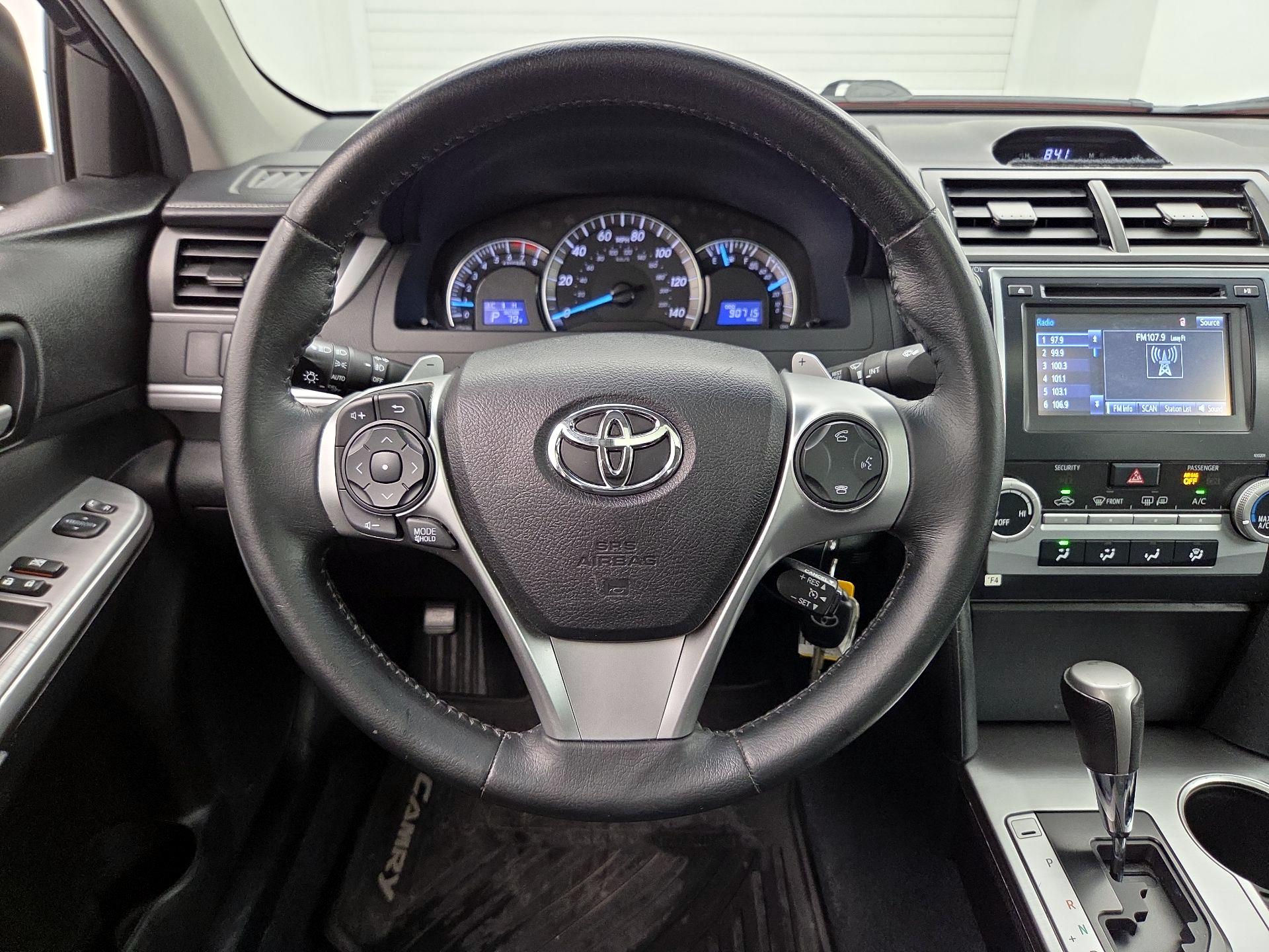 Thumbnail: 2014 Toyota Camry - 10