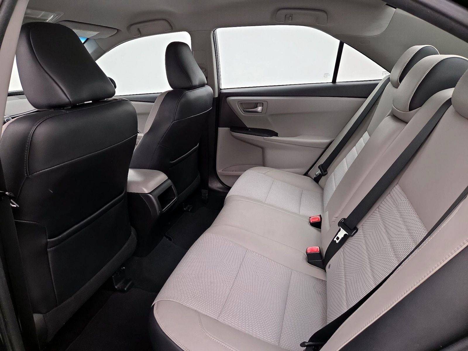 2017 Toyota Camry SE - Photo 20
