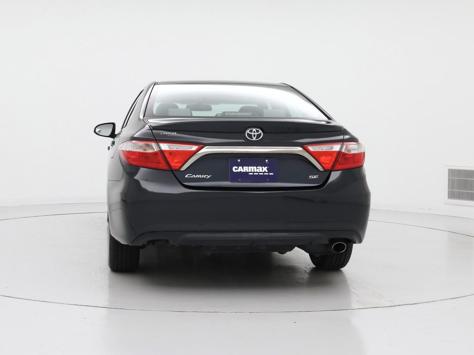 2017 Toyota Camry SE - Photo 7
