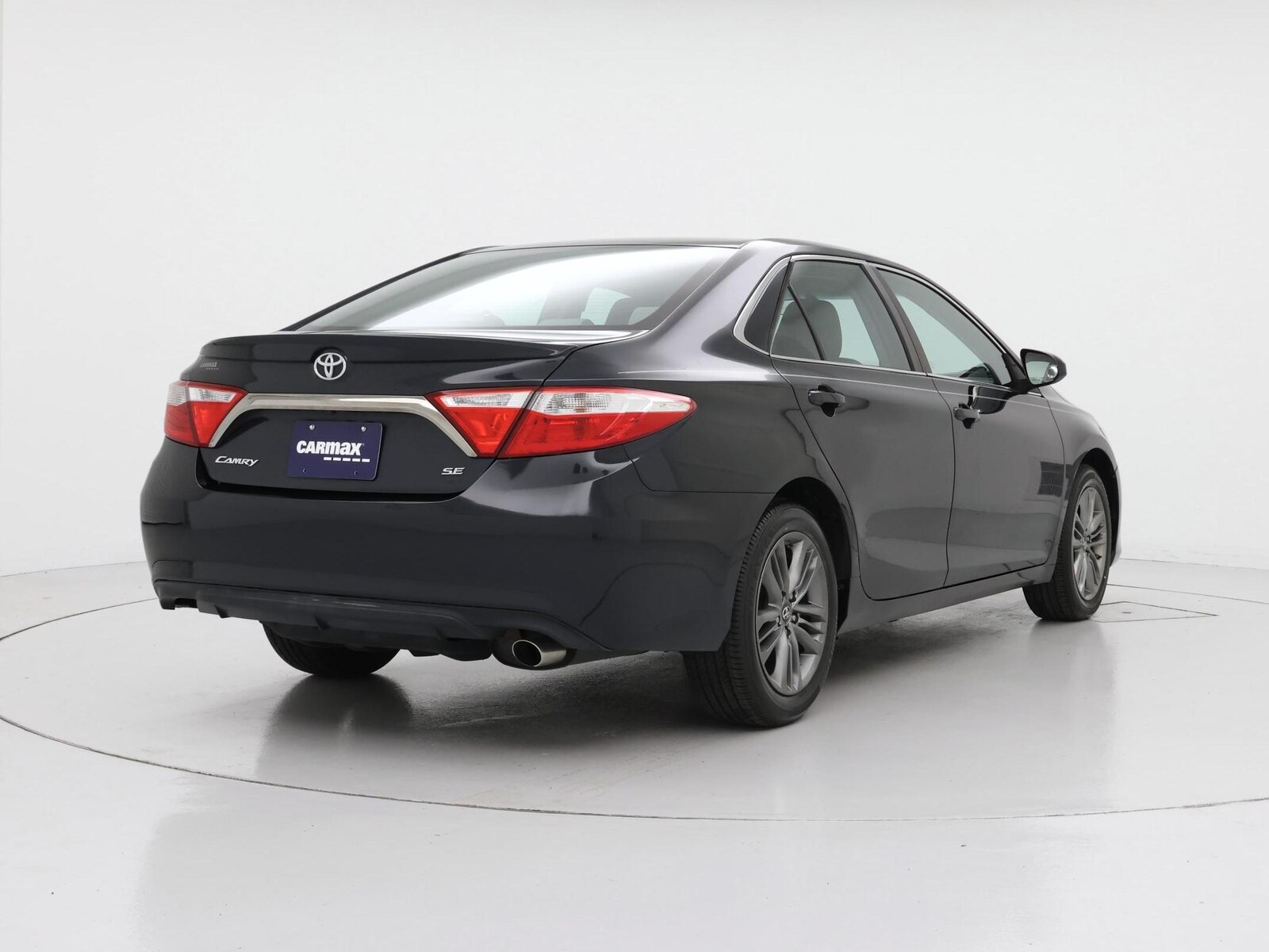 2017 Toyota Camry SE - Photo 9