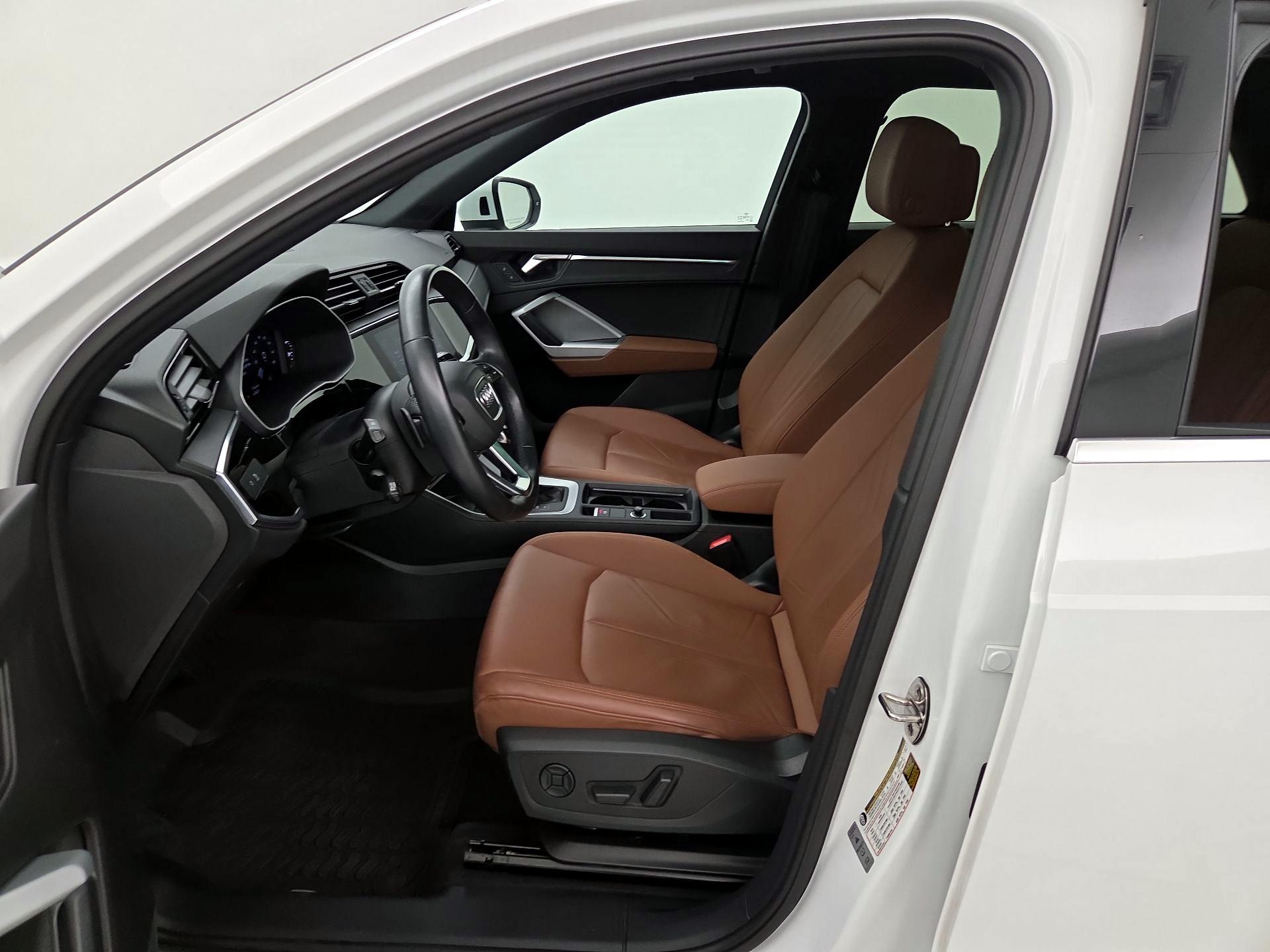 Thumbnail: 2021 Audi Q3 - 11