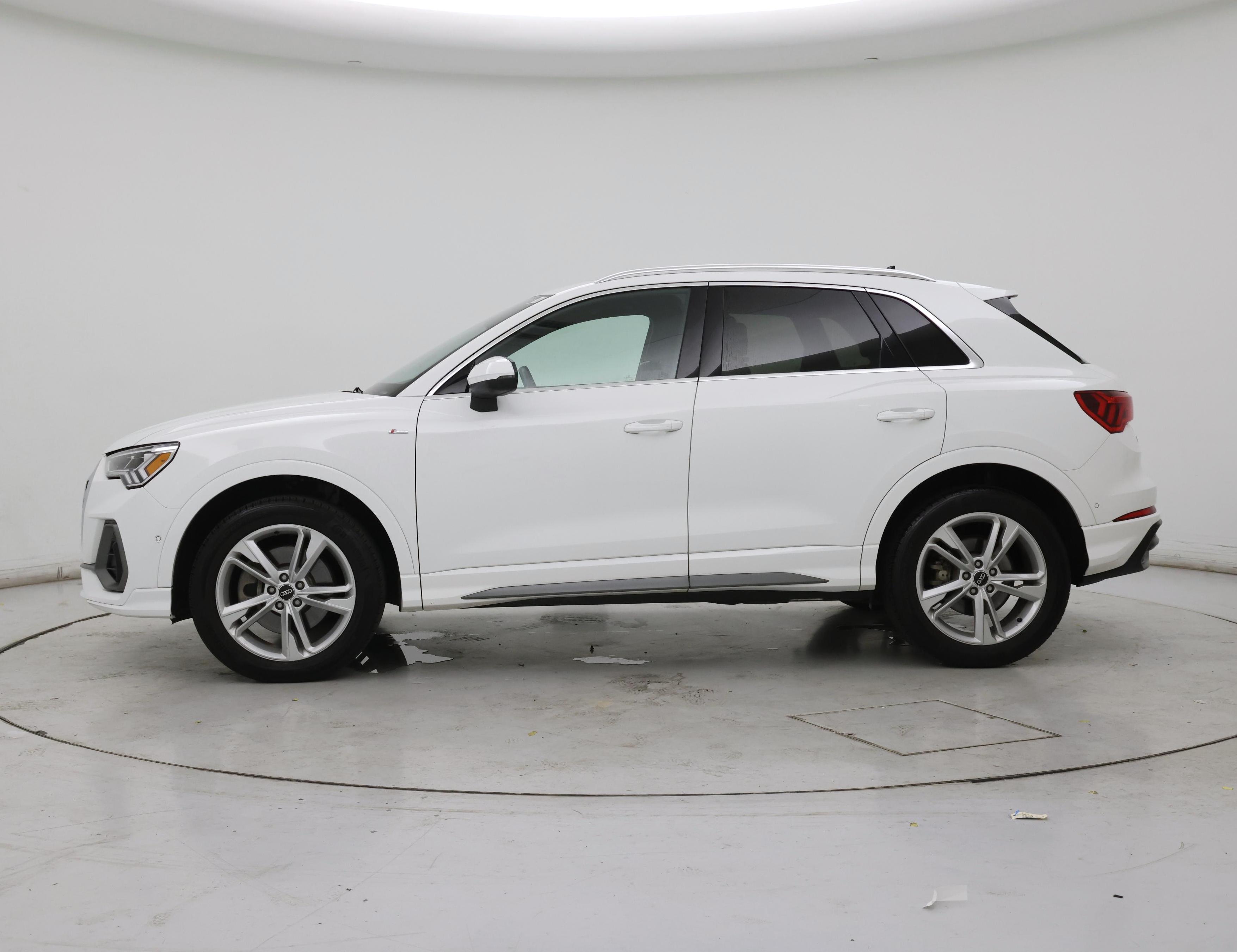 Thumbnail: 2021 Audi Q3 - 3