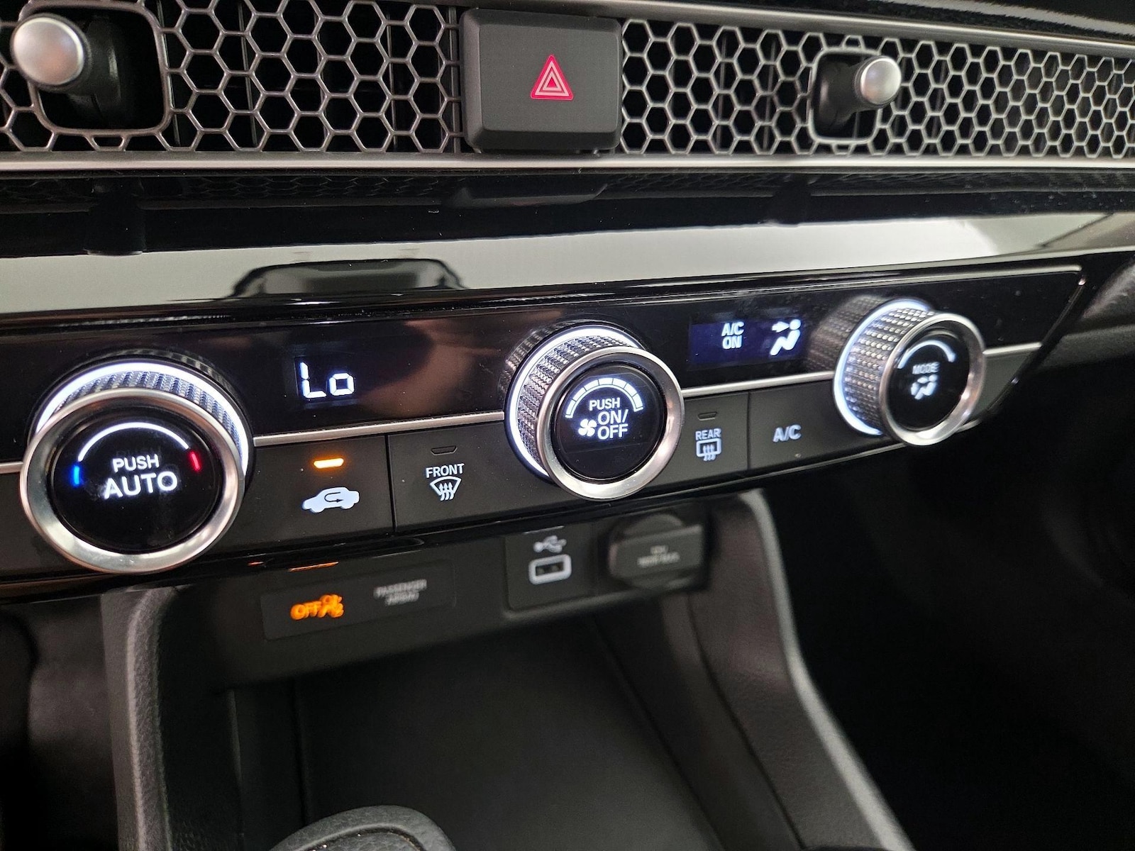 2023 Honda Civic Hatchback LX - Photo 17