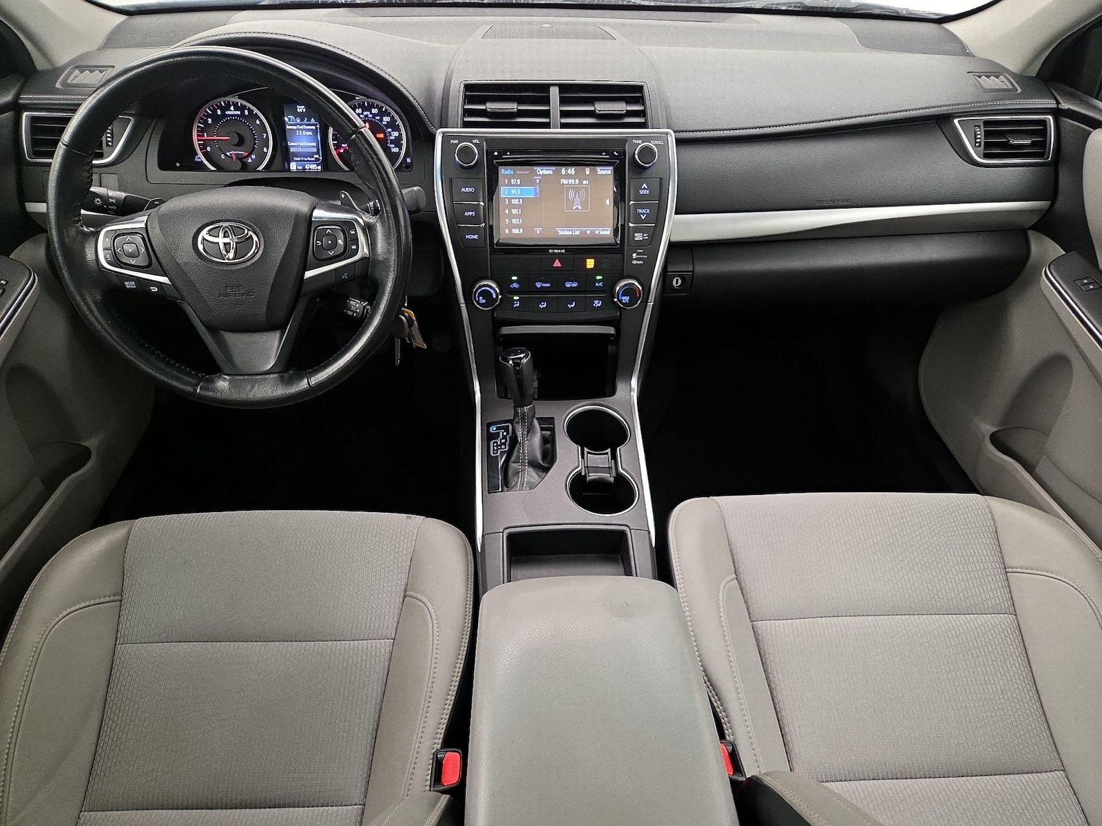 2016 Toyota Camry Special Edition - Photo 10