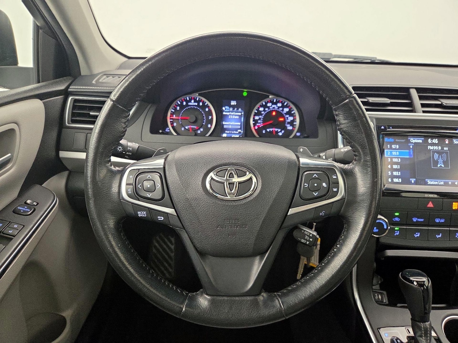 2016 Toyota Camry Special Edition - Photo 11