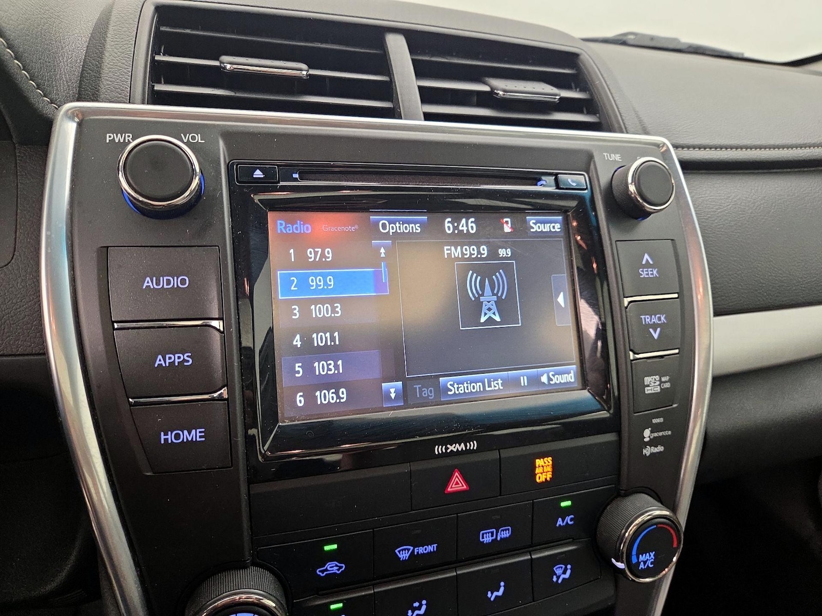 2016 Toyota Camry Special Edition - Photo 16