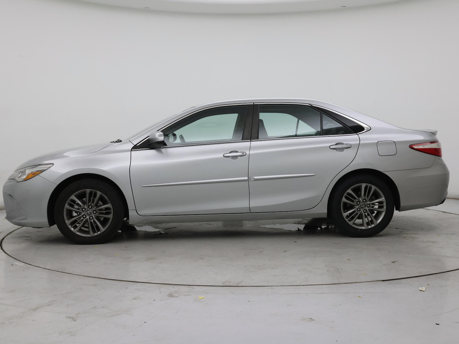 2016 Toyota Camry Special Edition - Photo 4