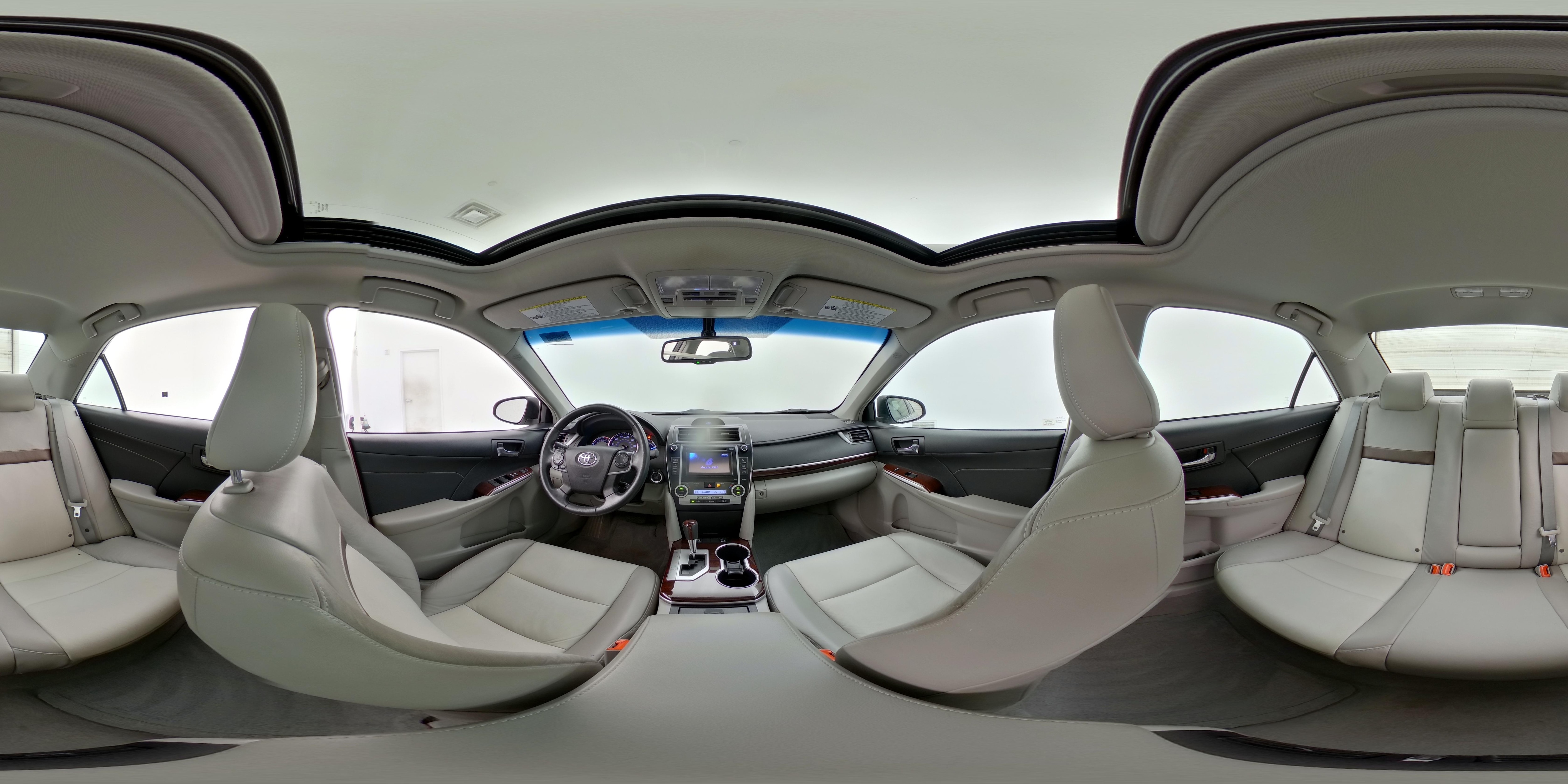 2014 Toyota Camry XLE - Photo 25