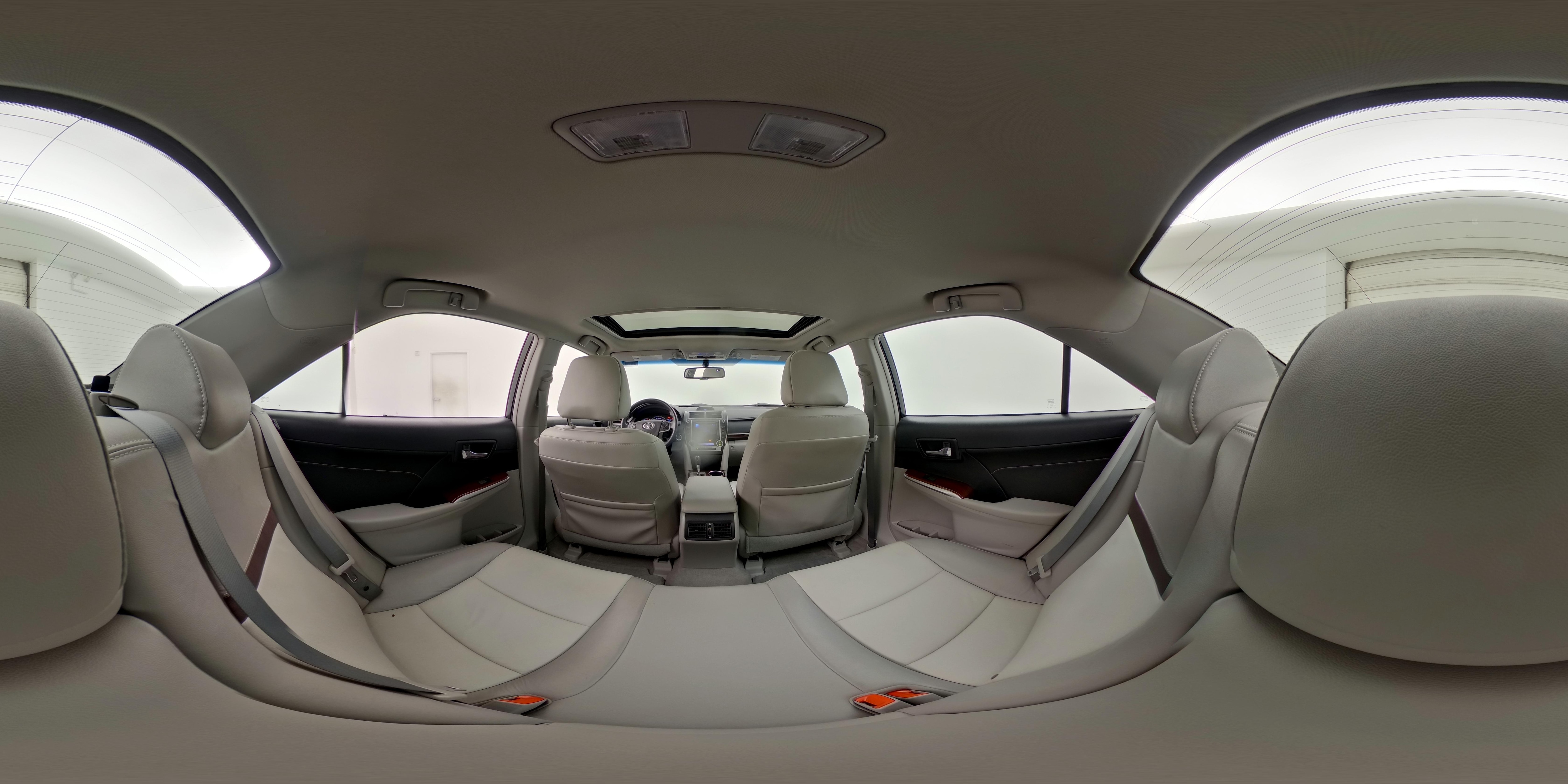 2014 Toyota Camry XLE - Photo 26