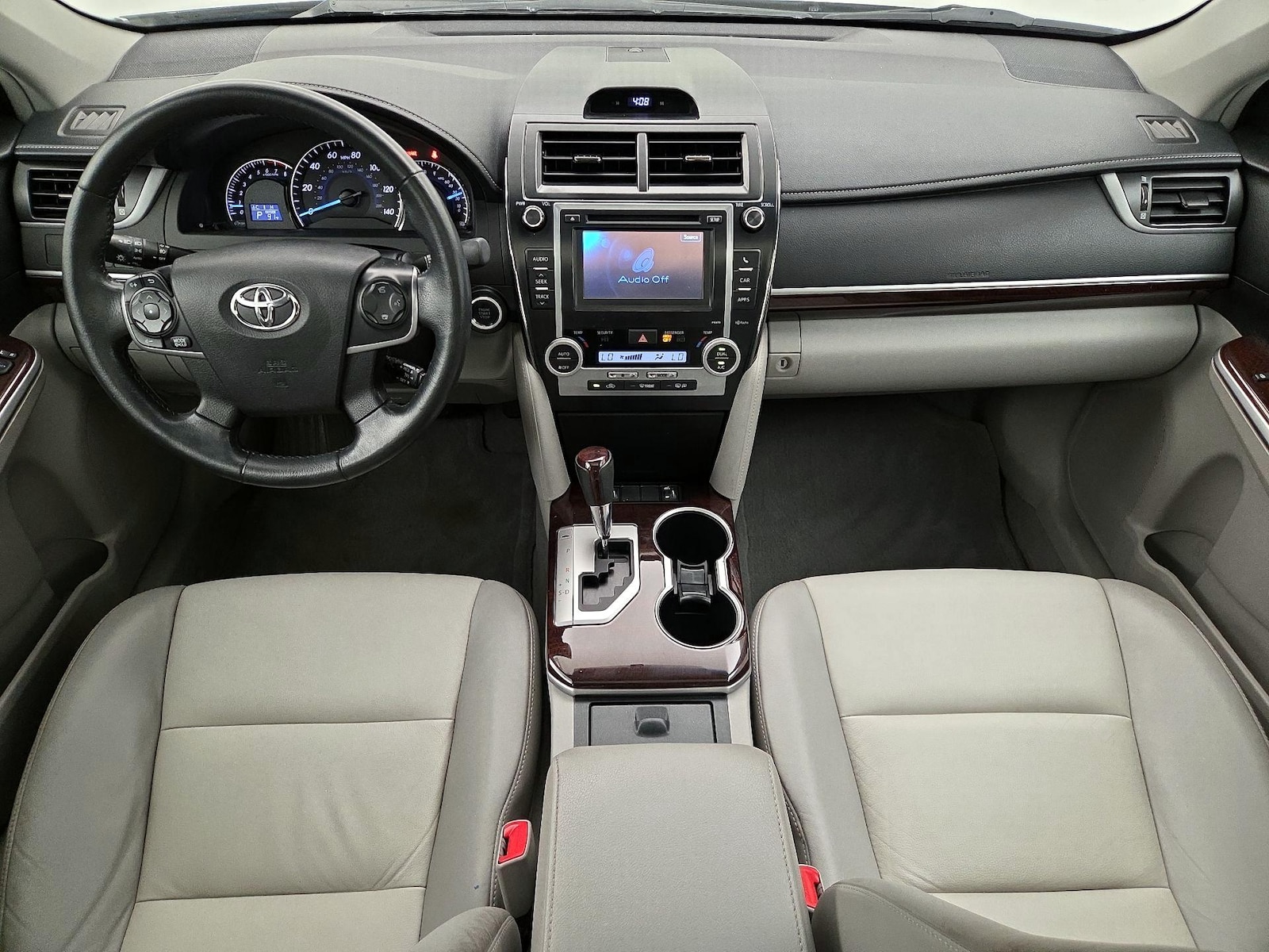 2014 Toyota Camry XLE - Photo 10