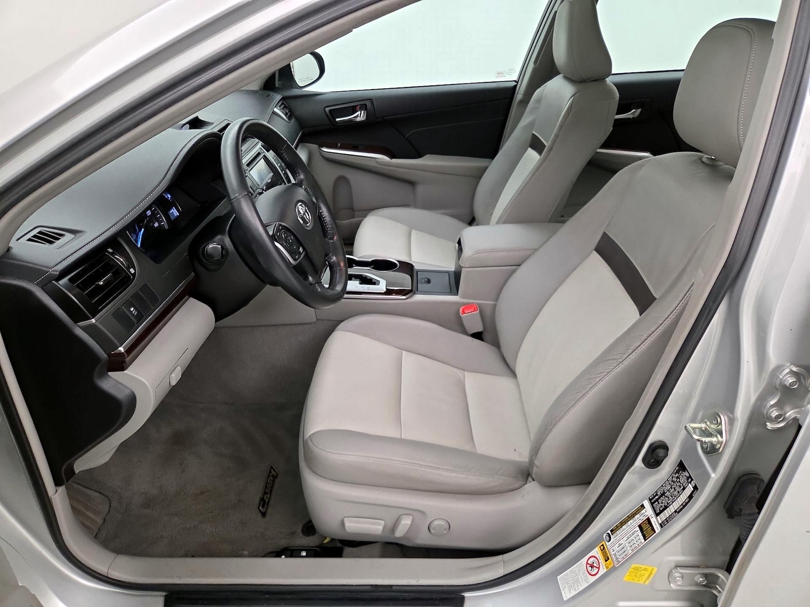 2014 Toyota Camry XLE - Photo 12