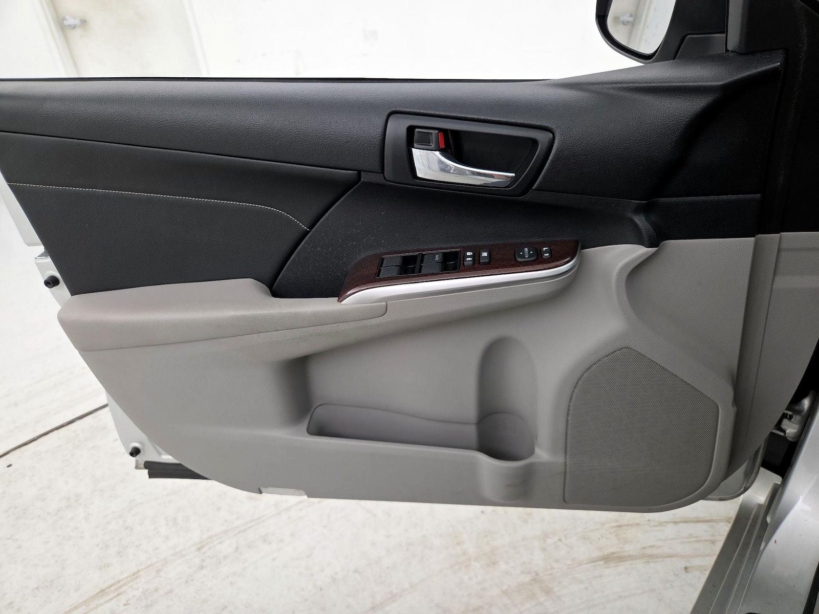2014 Toyota Camry XLE - Photo 13