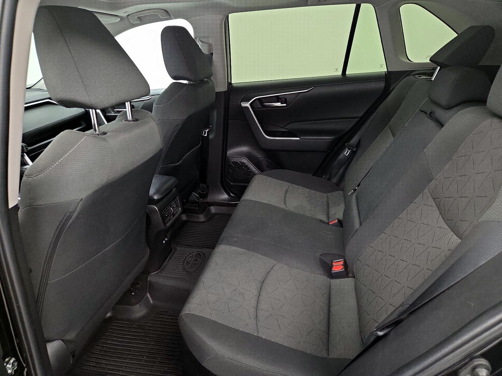 2023 Toyota RAV4 XLE - Photo 21