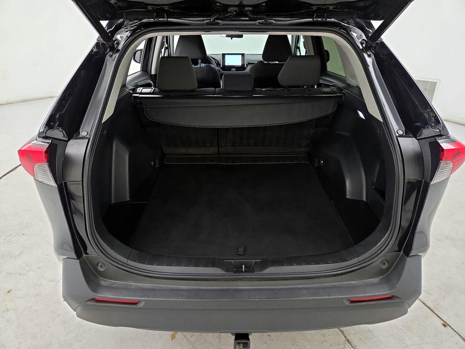 2023 Toyota RAV4 XLE - Photo 22