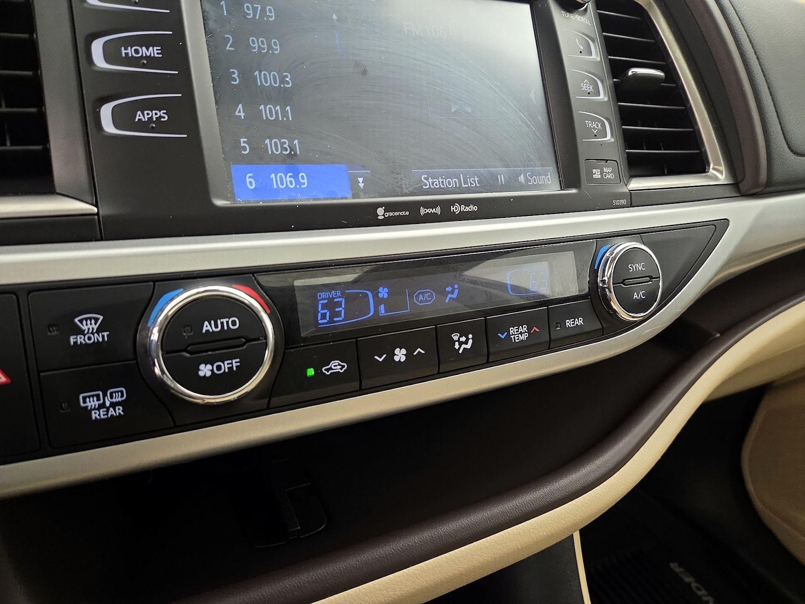 2019 Toyota Highlander XLE - Photo 18