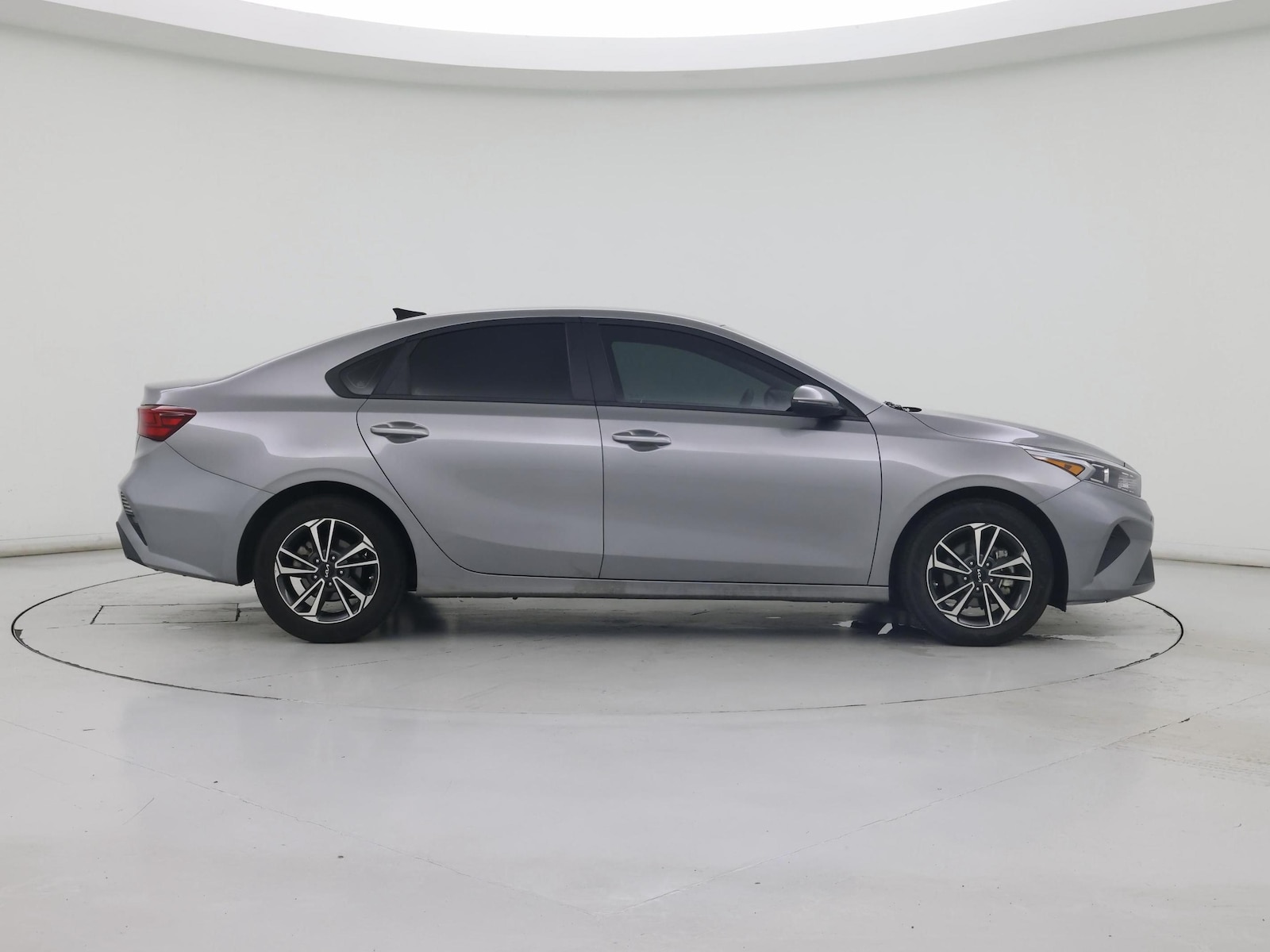 2024 Kia Forte LXS - Photo 8