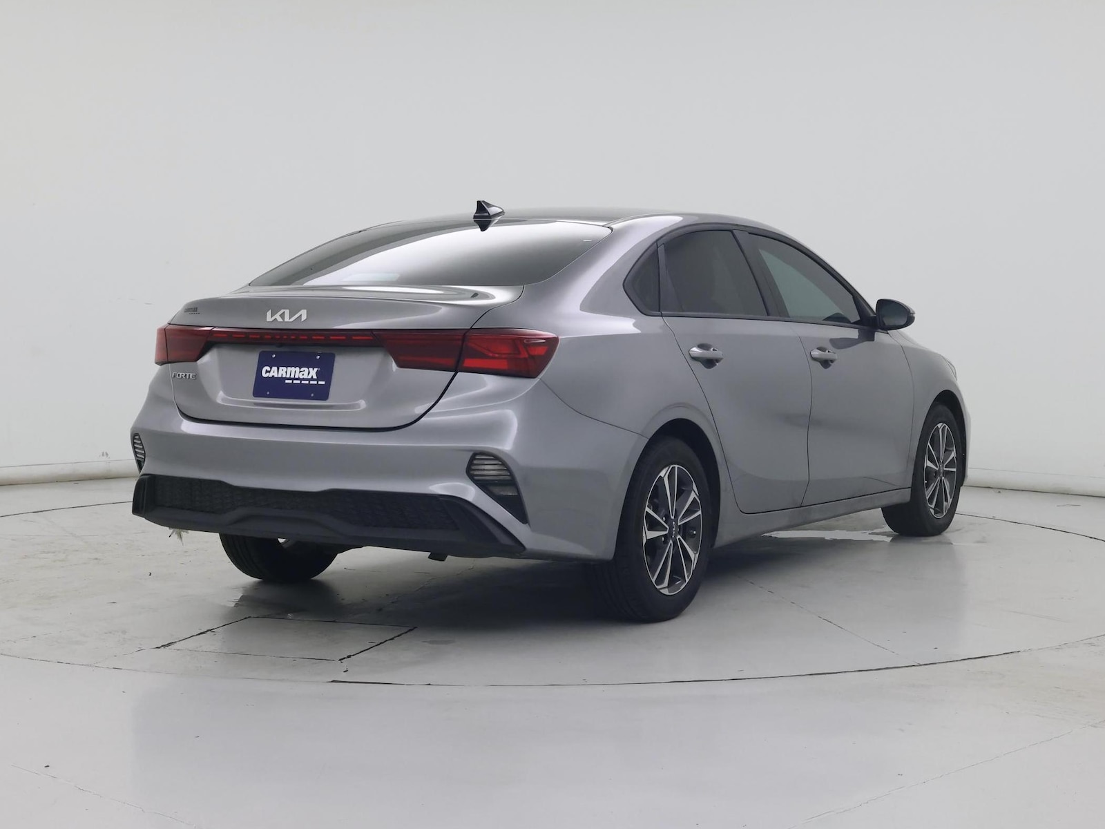 2024 Kia Forte LXS - Photo 9