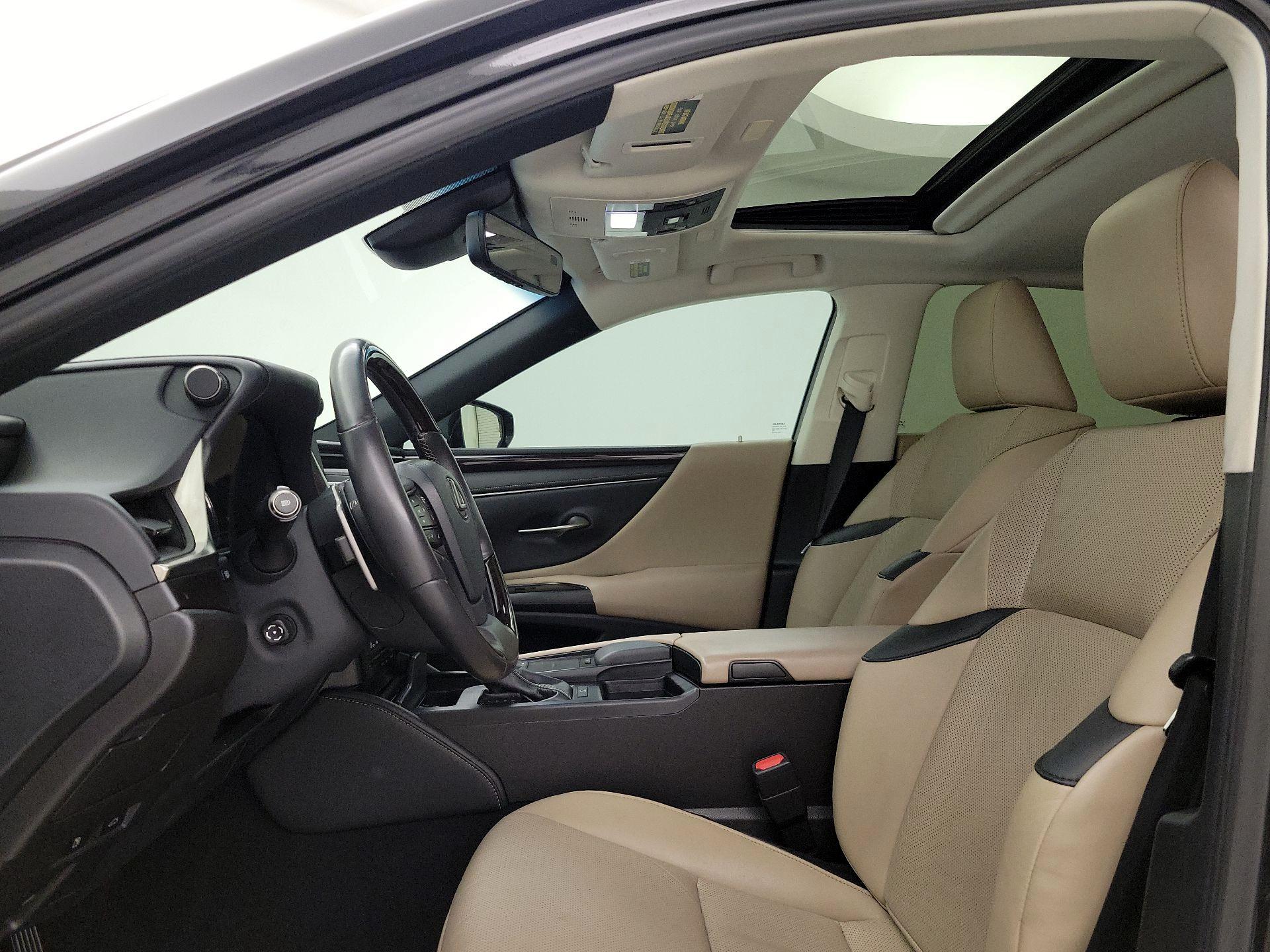 Thumbnail: 2019 Lexus ES - 19