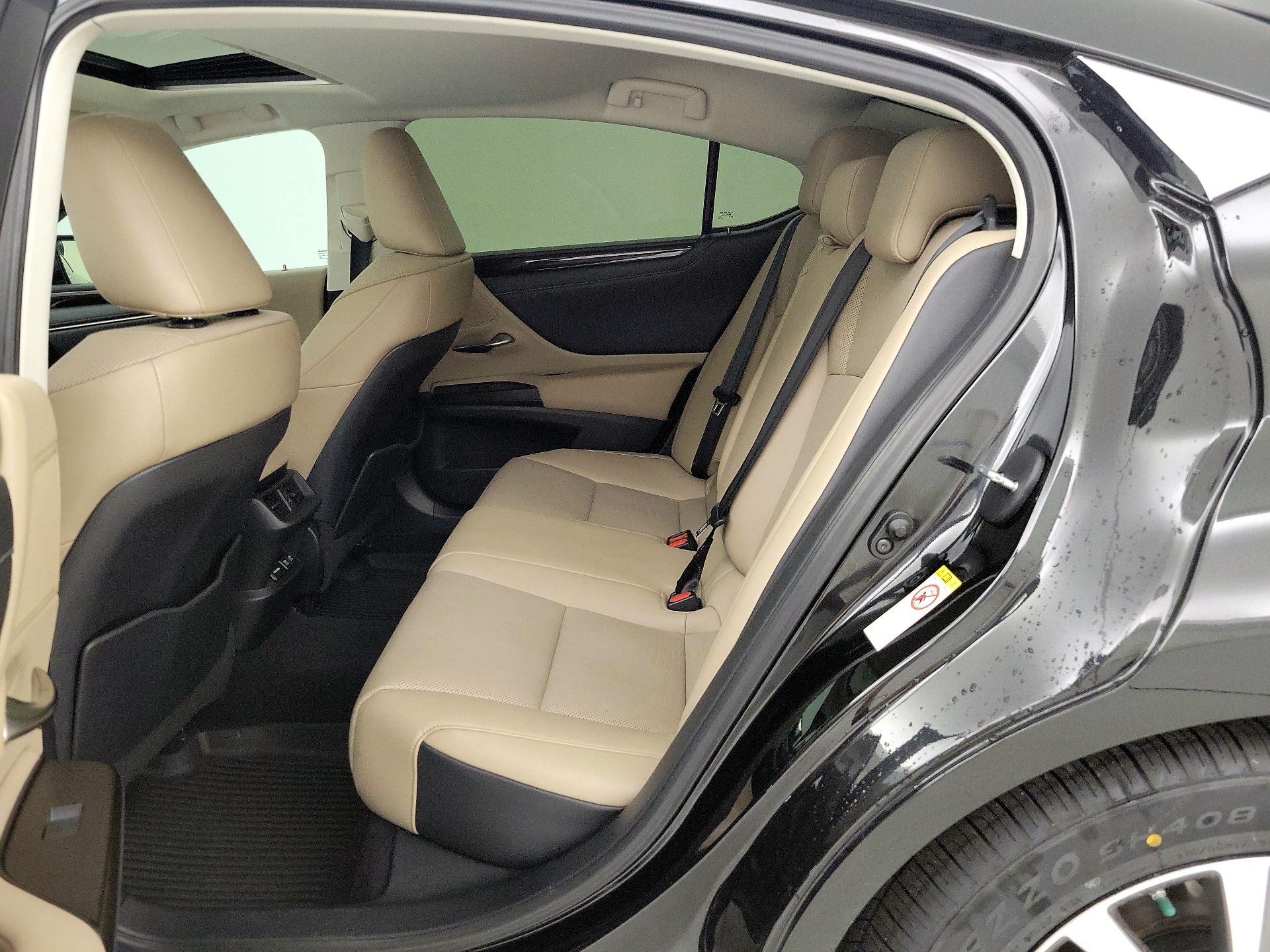 Thumbnail: 2019 Lexus ES - 20