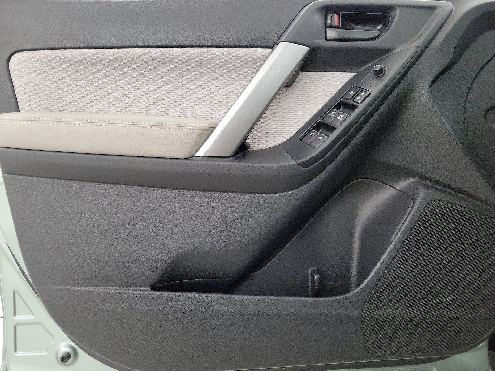 2018 Subaru Forester Premium - Photo 13