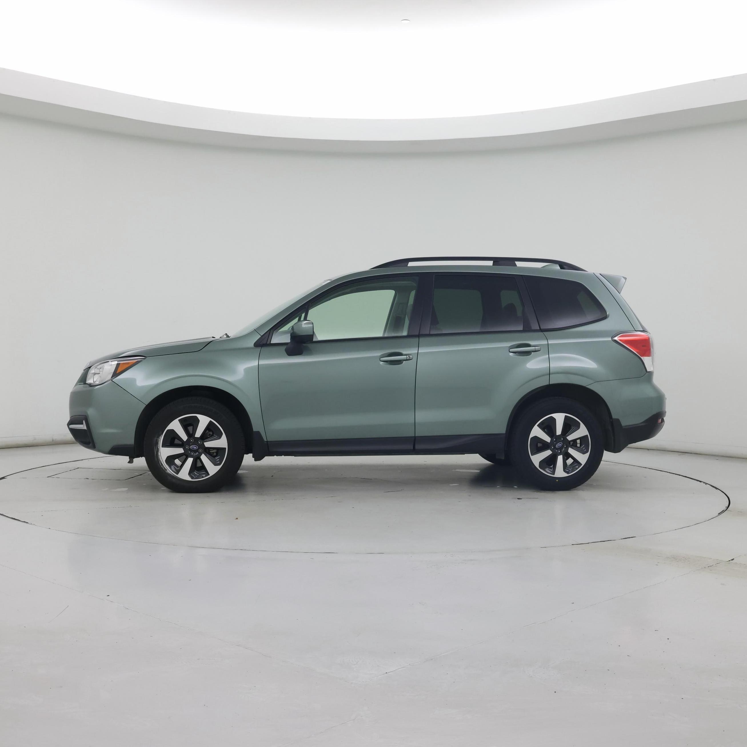 Thumbnail: 2018 Subaru Forester - 3