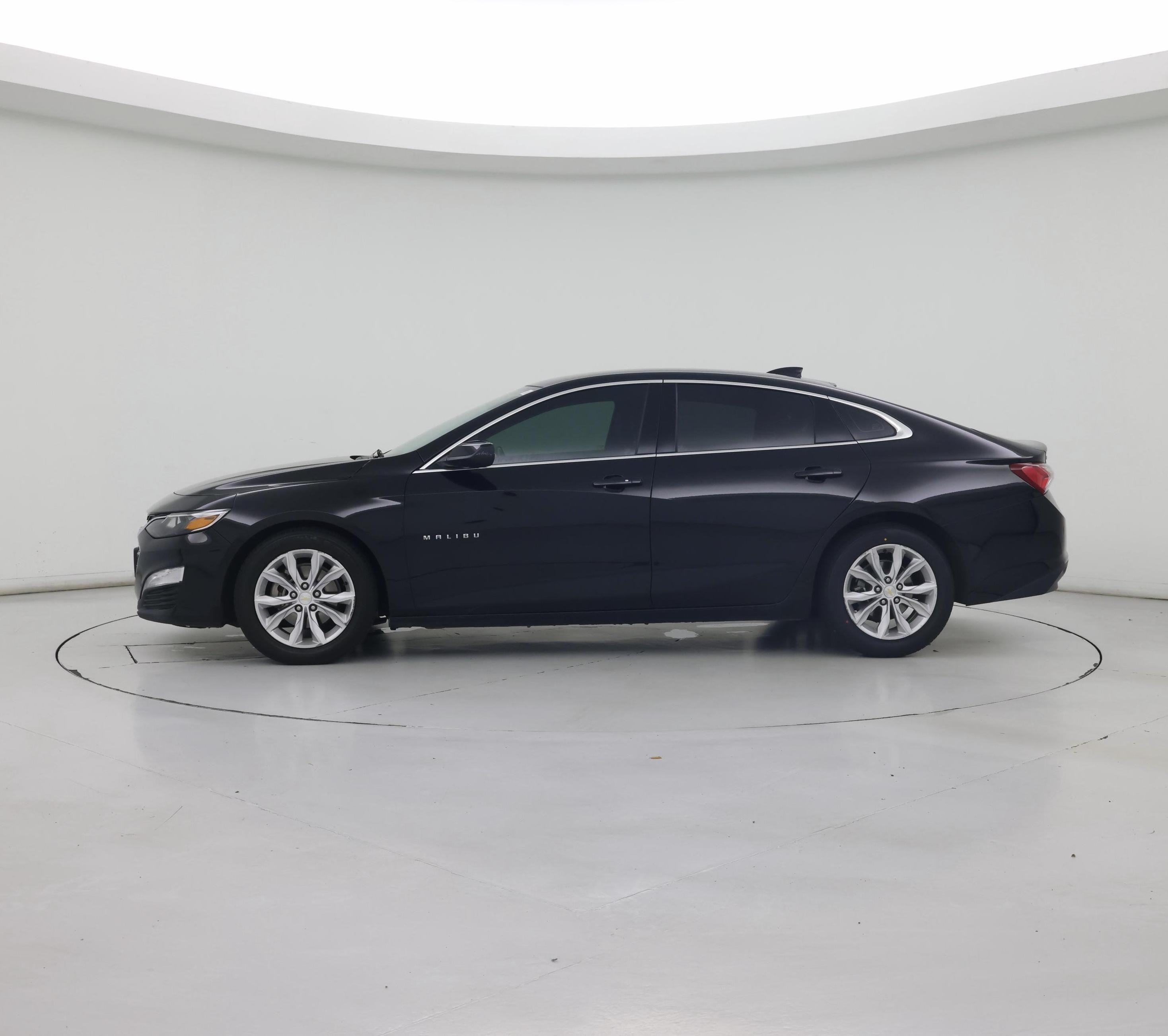 Thumbnail: 2021 Chevrolet Malibu - 3