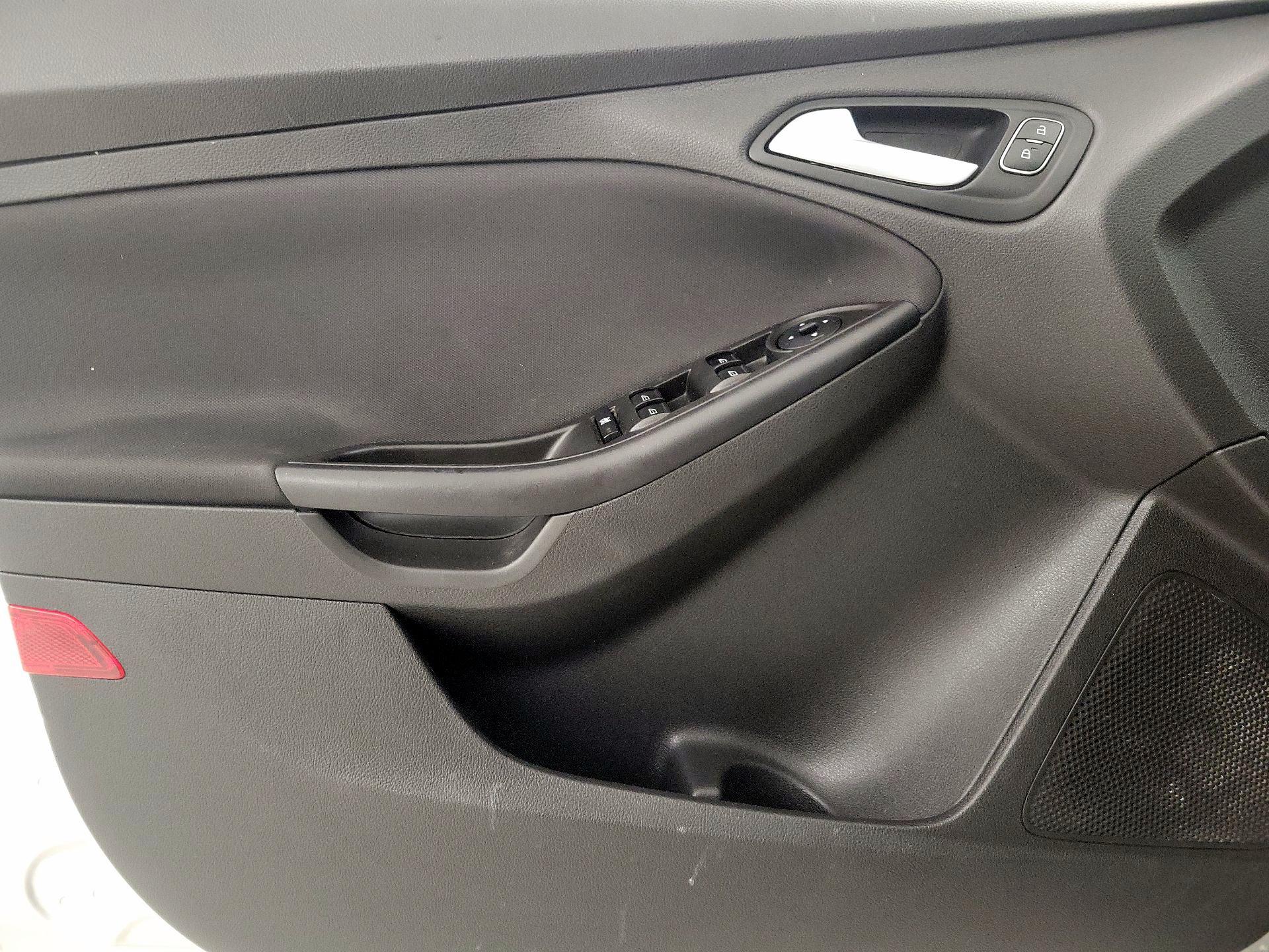 Thumbnail: 2018 Ford Focus - 12