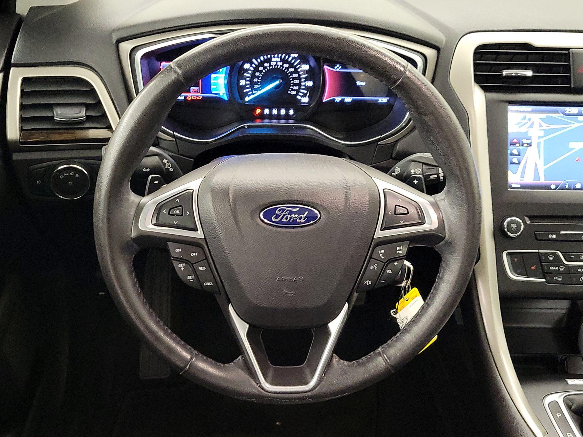Thumbnail: 2016 Ford Fusion - 10