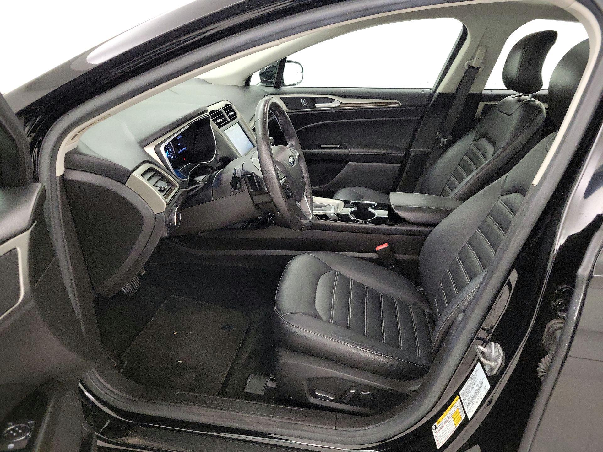 Thumbnail: 2016 Ford Fusion - 11