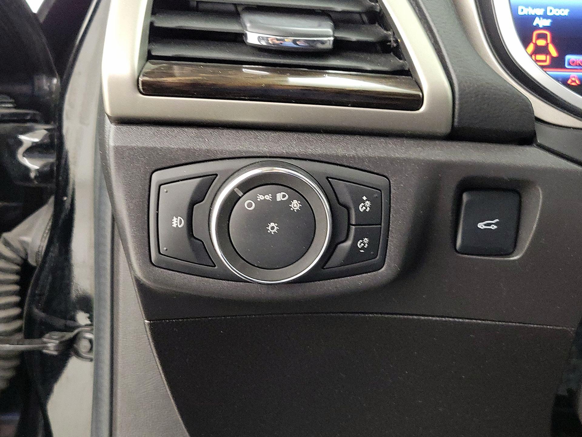 Thumbnail: 2016 Ford Fusion - 13