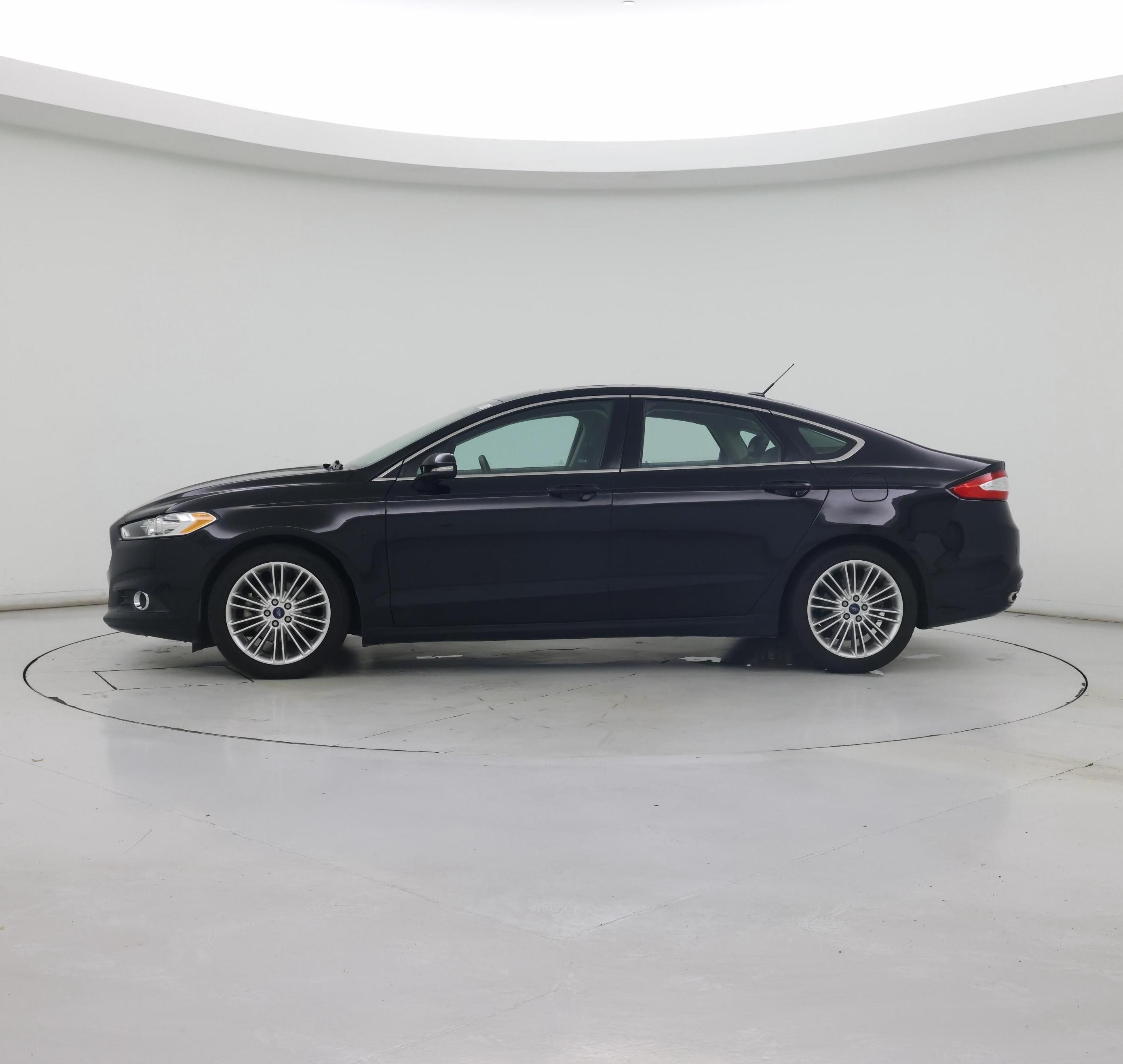 Thumbnail: 2016 Ford Fusion - 3