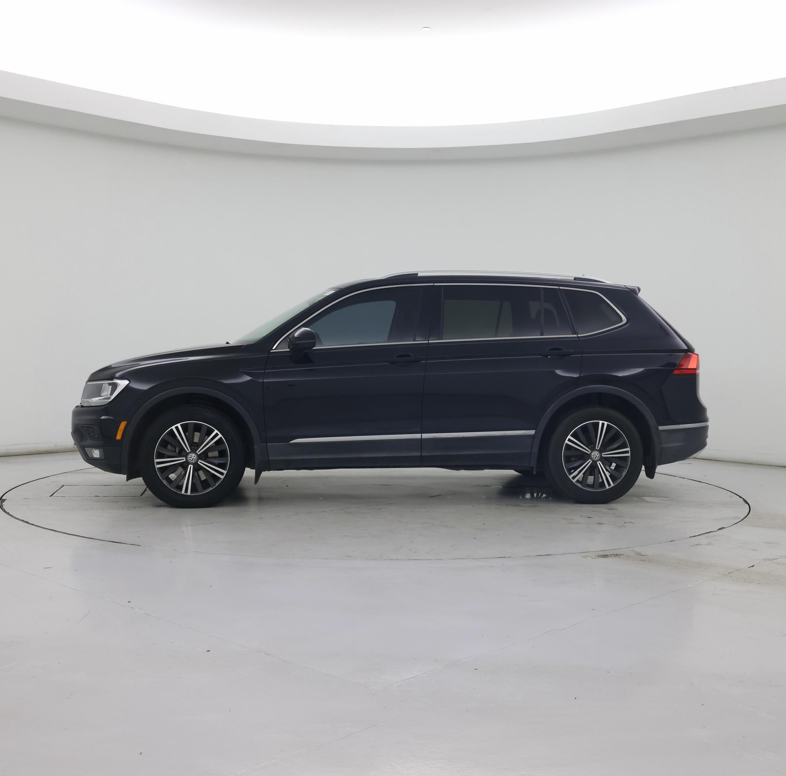 Thumbnail: 2019 Volkswagen Tiguan - 3