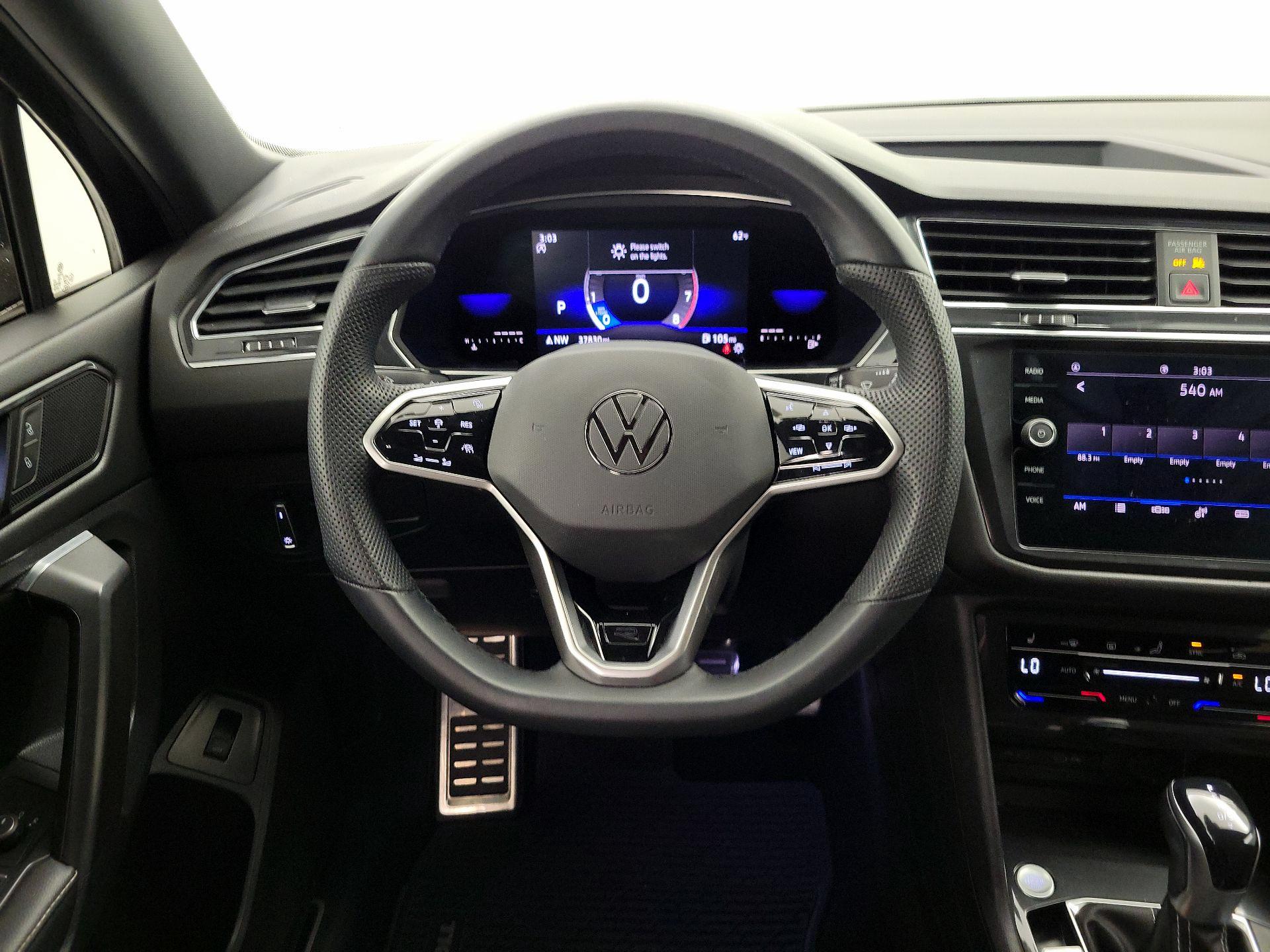 Thumbnail: 2022 Volkswagen Tiguan - 10