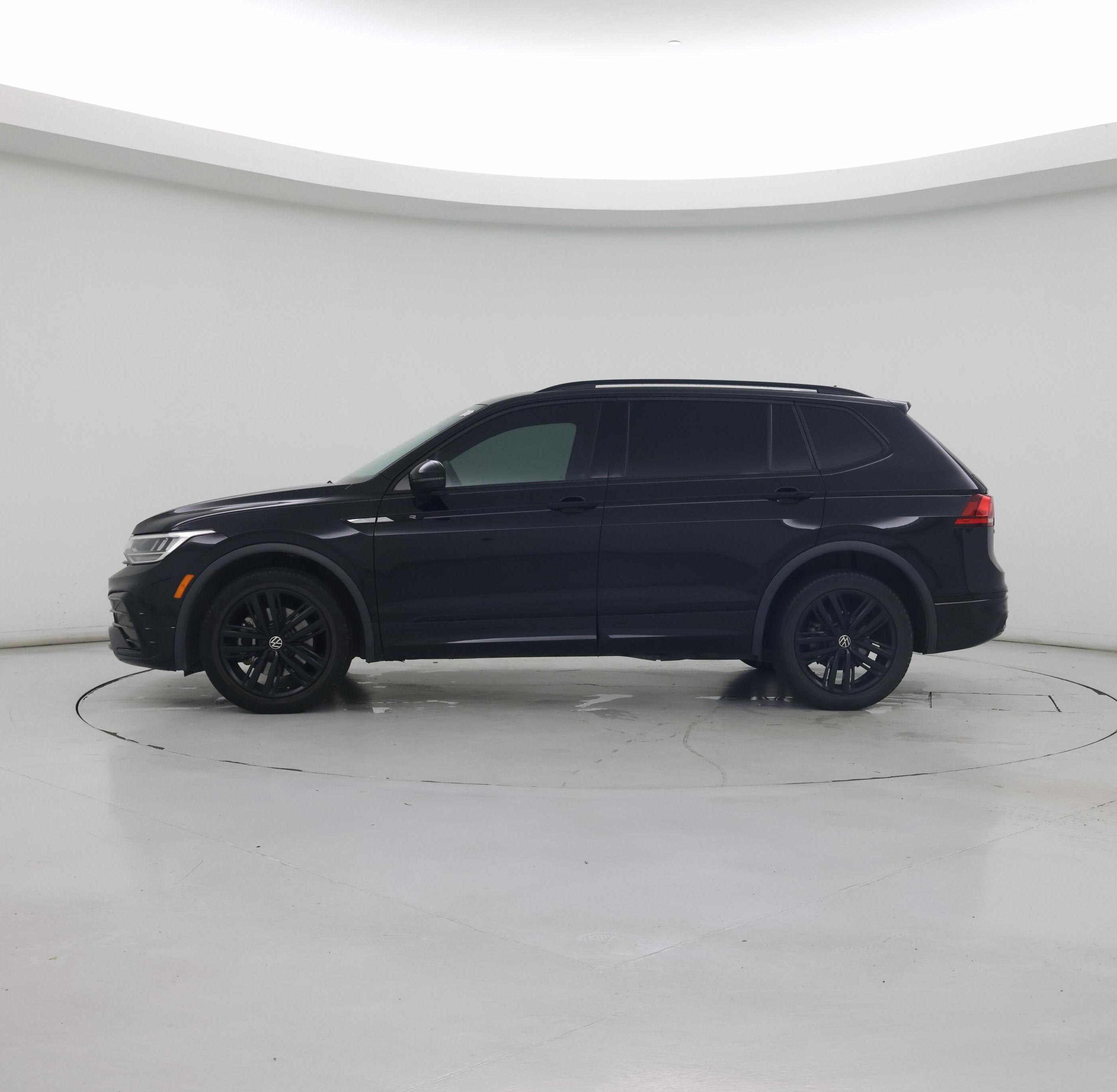 Thumbnail: 2022 Volkswagen Tiguan - 3