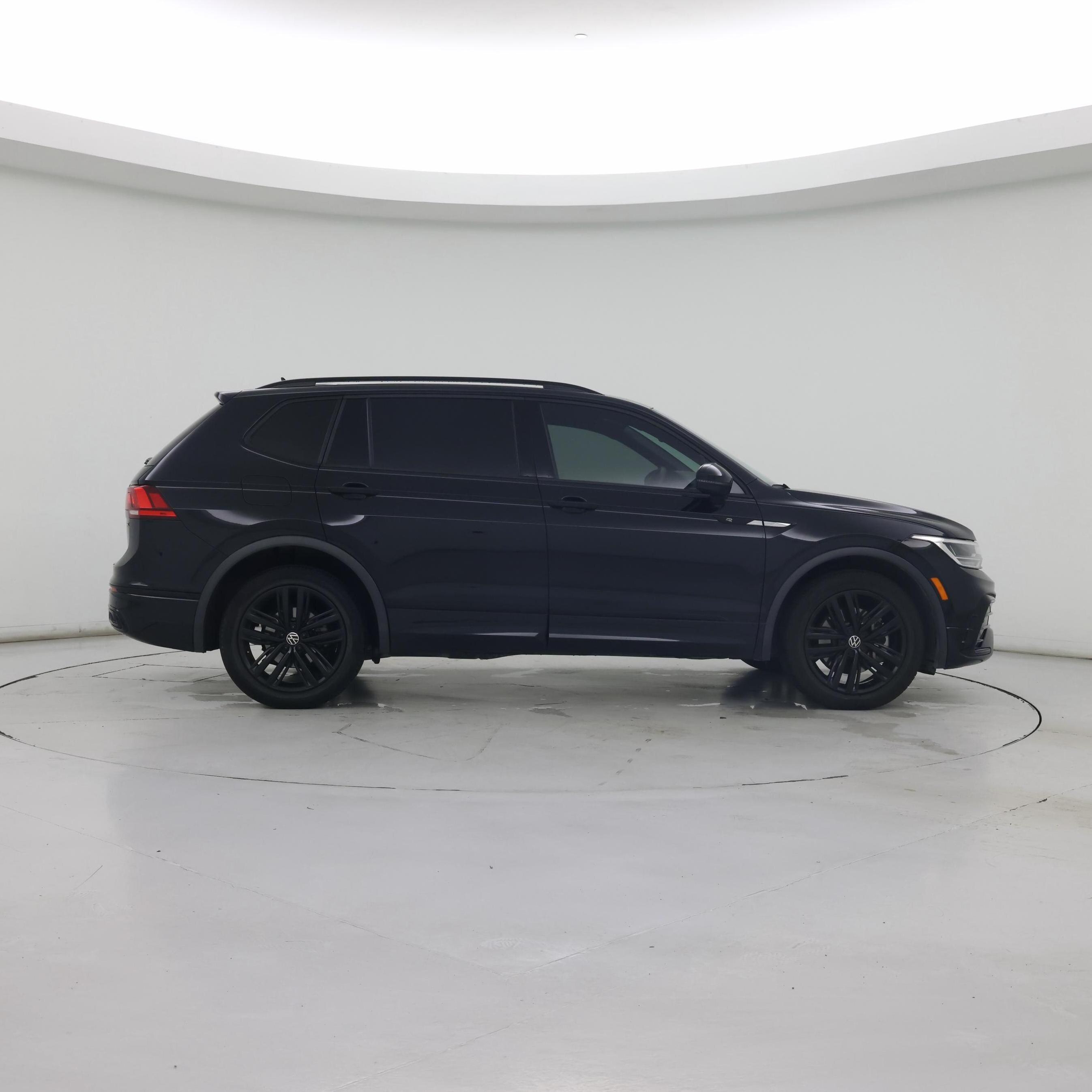Thumbnail: 2022 Volkswagen Tiguan - 7